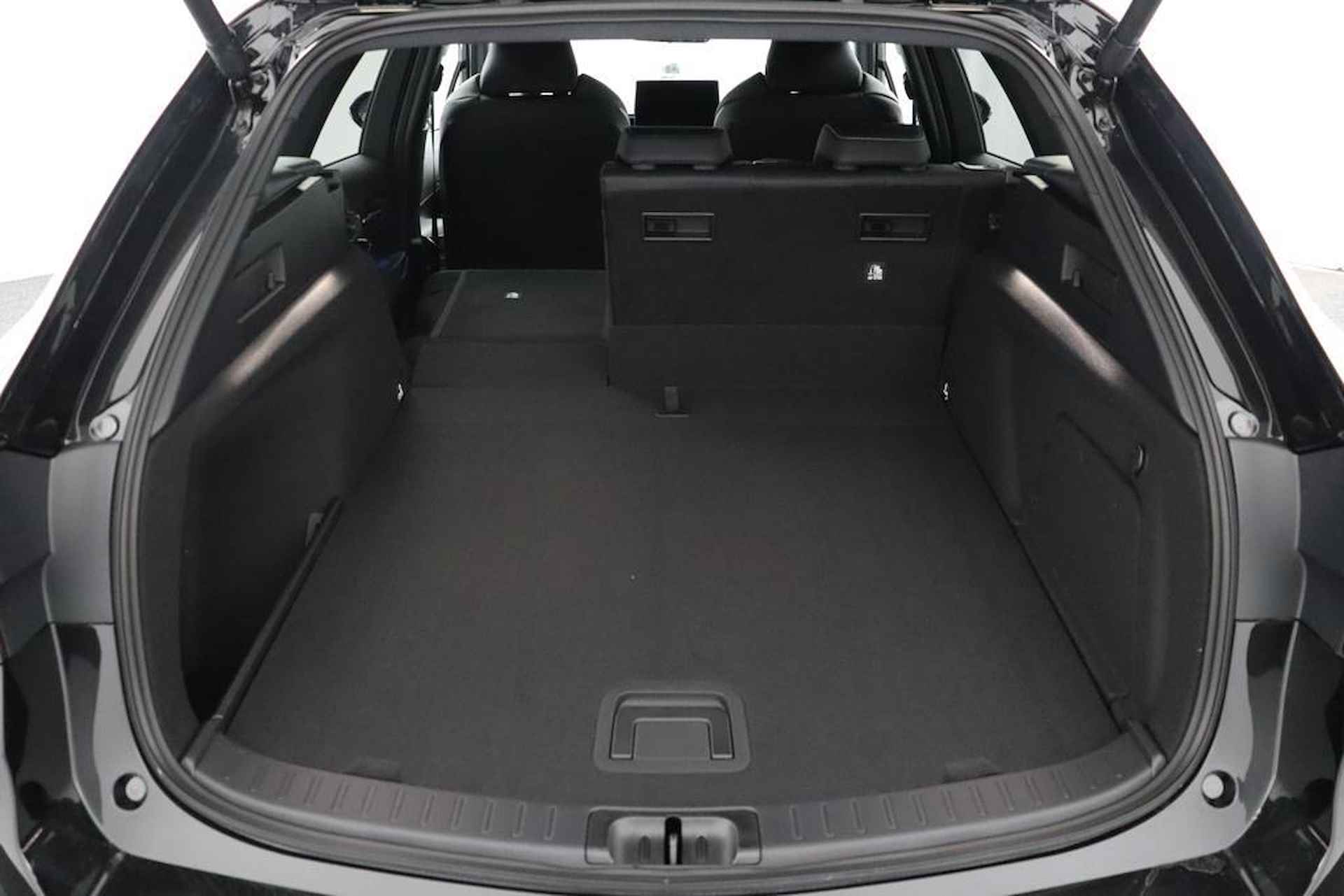 Toyota Corolla Touring Sports 2.0 High Power Hybrid First Edition | Navigatie | Climate-Control | Apple Carplay/Android Auto | Parkeersensoren | Elektrische Achterklep | - 24/47