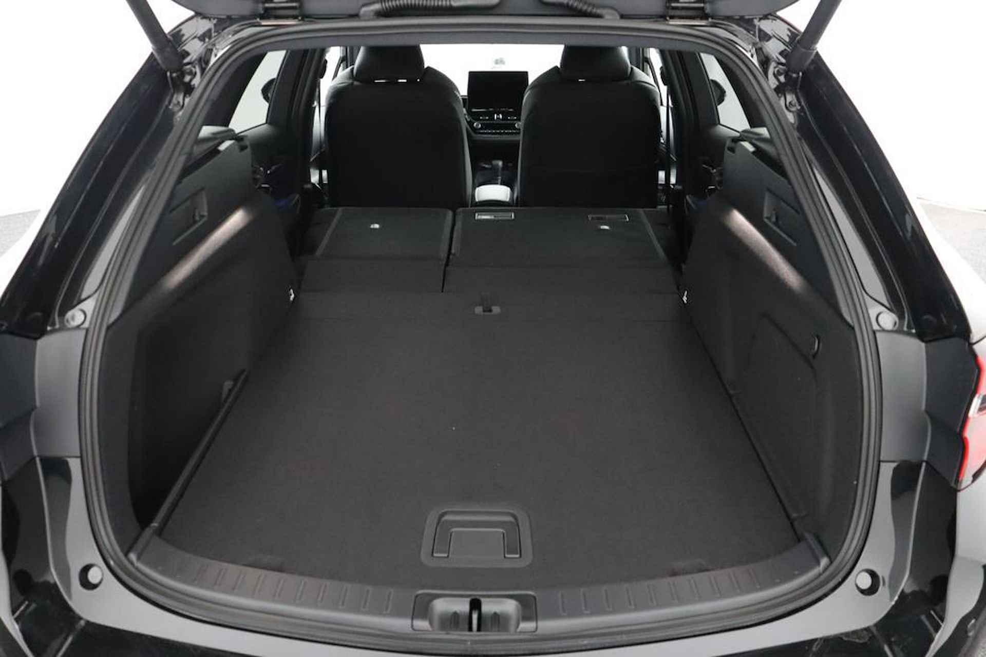 Toyota Corolla Touring Sports 2.0 High Power Hybrid First Edition | Navigatie | Climate-Control | Apple Carplay/Android Auto | Parkeersensoren | Elektrische Achterklep | - 25/47