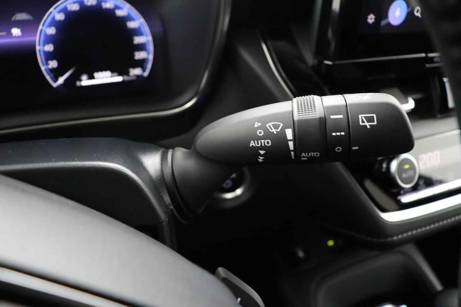 Toyota Corolla Touring Sports 2.0 High Power Hybrid First Edition | Navigatie | Climate-Control | Apple Carplay/Android Auto | Parkeersensoren | Elektrische Achterklep | - 31/47