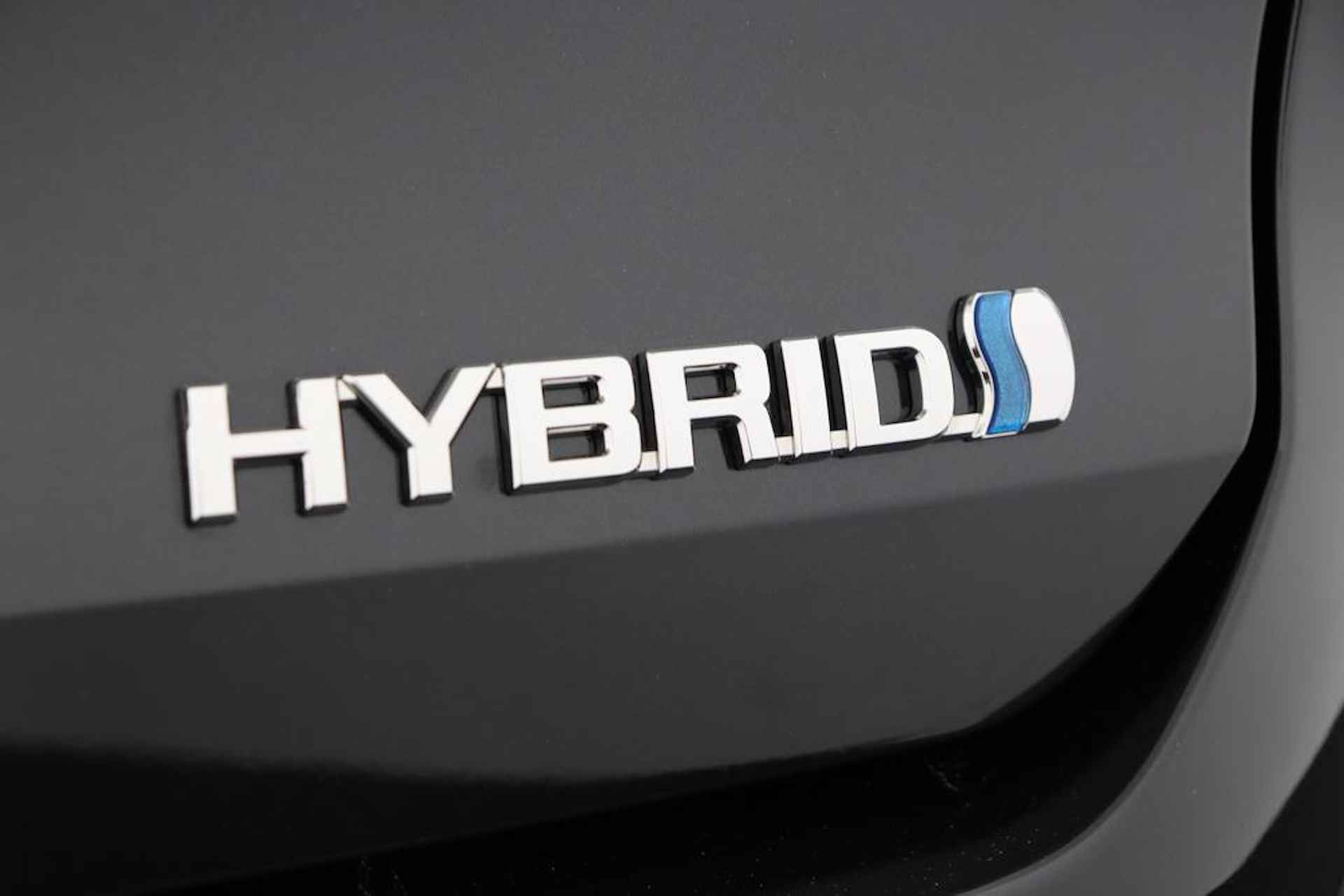 Toyota Corolla Touring Sports 2.0 High Power Hybrid First Edition | Navigatie | Climate-Control | Apple Carplay/Android Auto | Parkeersensoren | Elektrische Achterklep | - 39/47