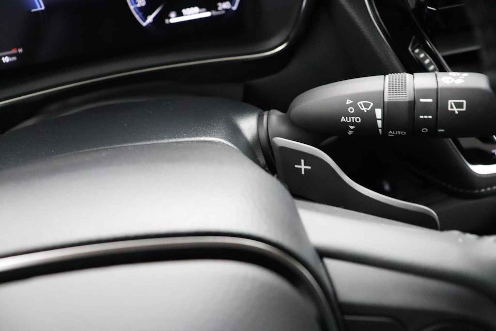 Toyota Corolla Touring Sports 2.0 High Power Hybrid First Edition | Navigatie | Climate-Control | Apple Carplay/Android Auto | Parkeersensoren | Elektrische Achterklep | - 42/47