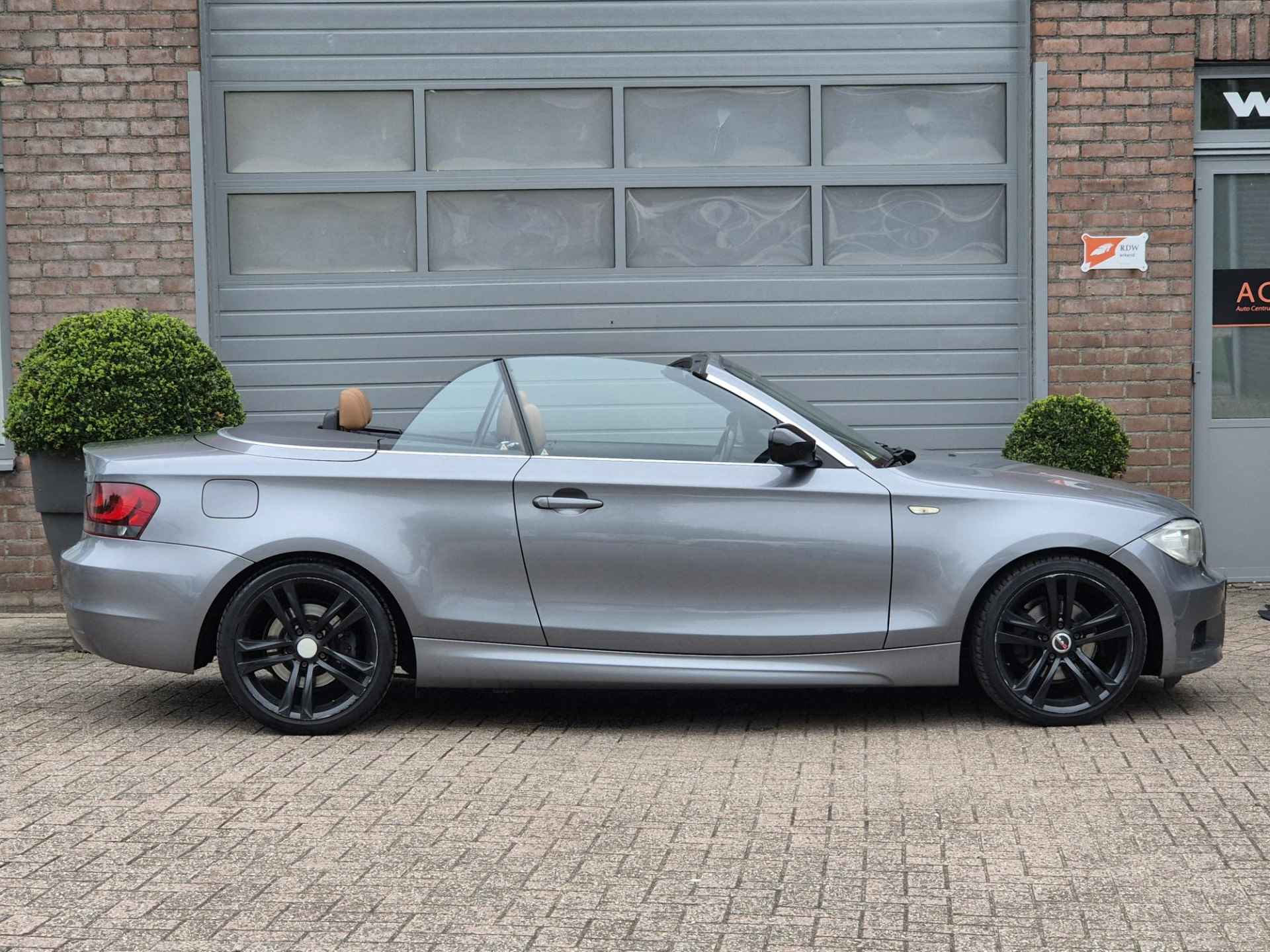 BMW 1 Serie Cabrio 118i M Sport Edition Leder / Navigatie. - 3/36