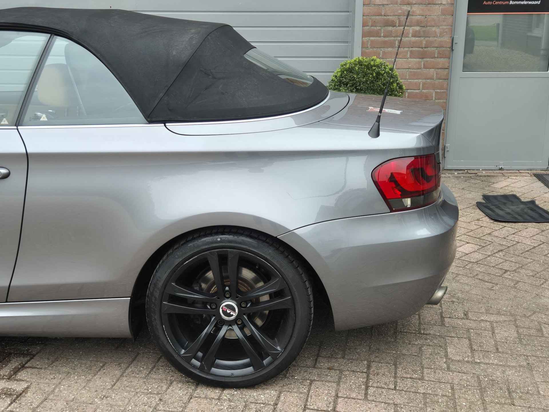 BMW 1 Serie Cabrio 118i M Sport Edition Leder / Navigatie. - 33/36