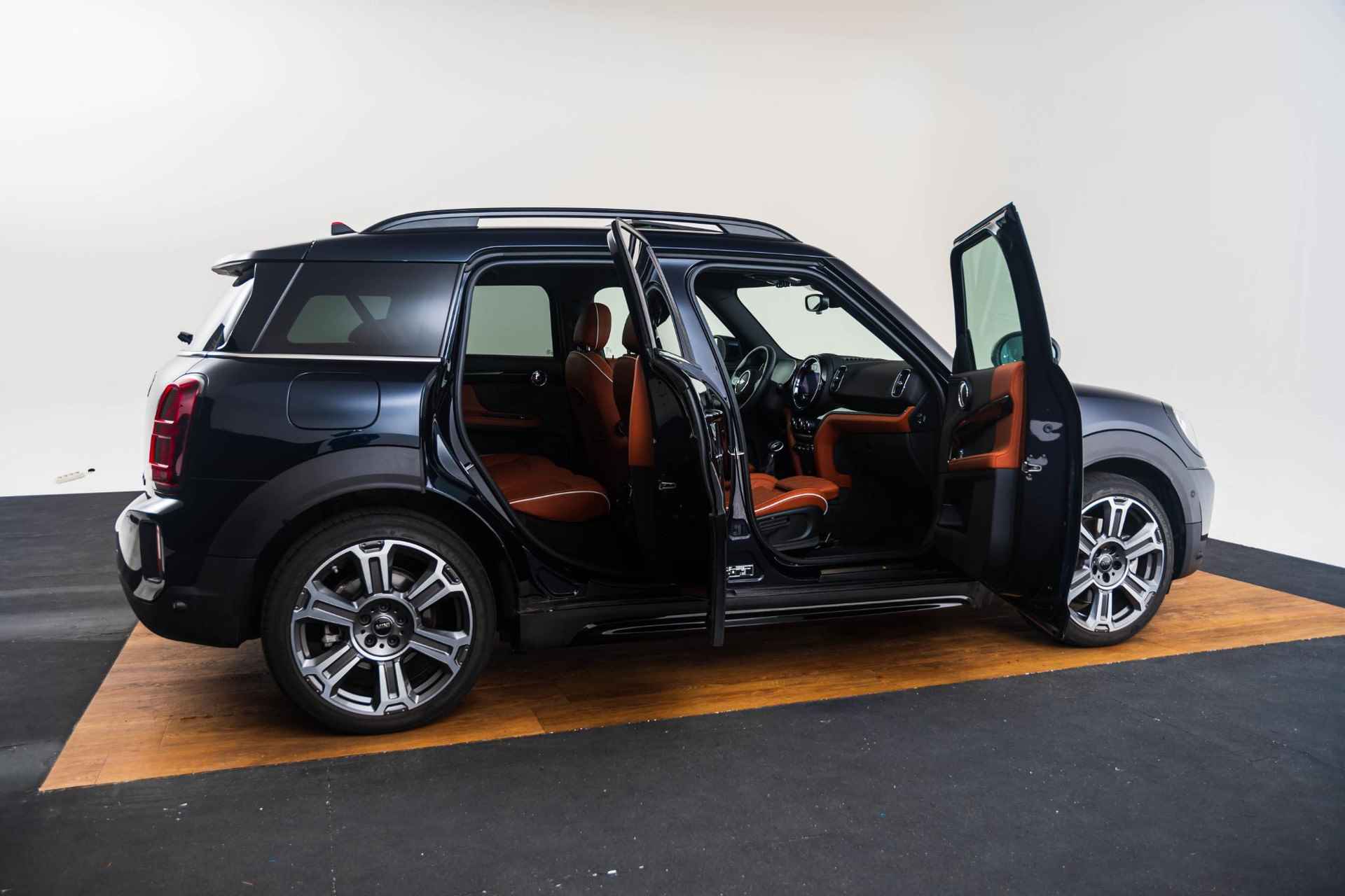 Mini Cooper SE Countryman ALL4 Yours Panoramadak - Parking/Driving Assistant - Comfort Acces - Elektrische achterklep - Elektrisch inklapbare buitenspiegels - Cruise Control - Chrome Line Interieur - - 10/59