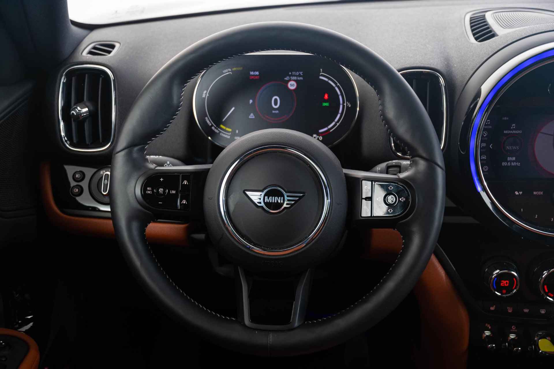 Mini Cooper SE Countryman ALL4 Yours Panoramadak - Parking/Driving Assistant - Comfort Acces - Elektrische achterklep - Elektrisch inklapbare buitenspiegels - Cruise Control - Chrome Line Interieur - - 27/59