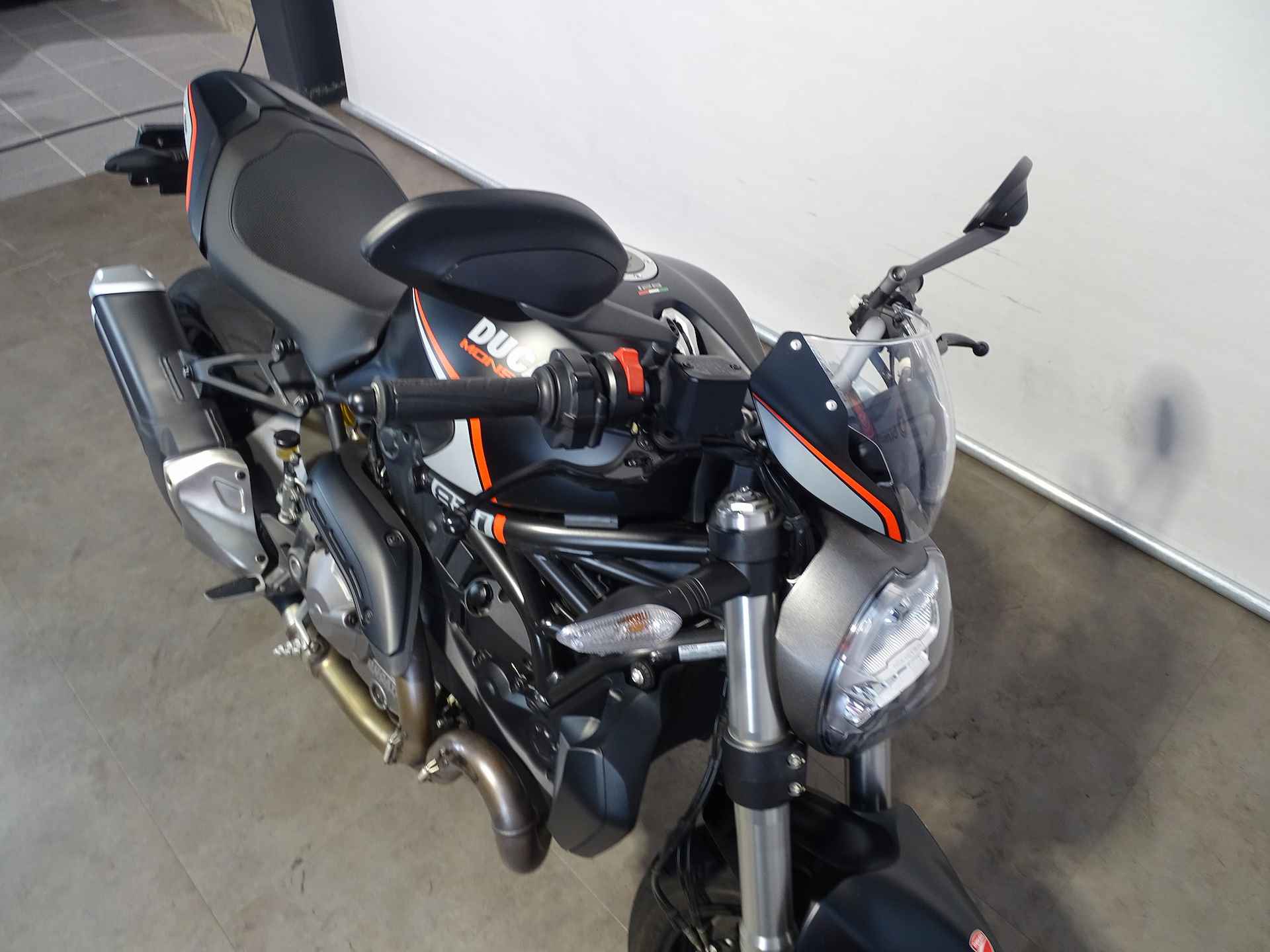 Ducati MONSTER 821 STEALTH - 2/9