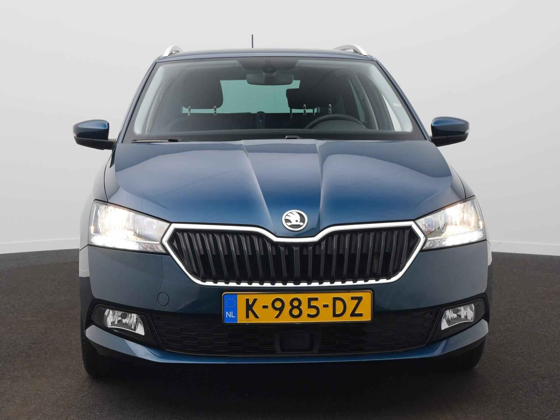 Skoda Fabia Combi 1.0 TSI Ambition / Sensoren / Carplay / Climate - 2/37