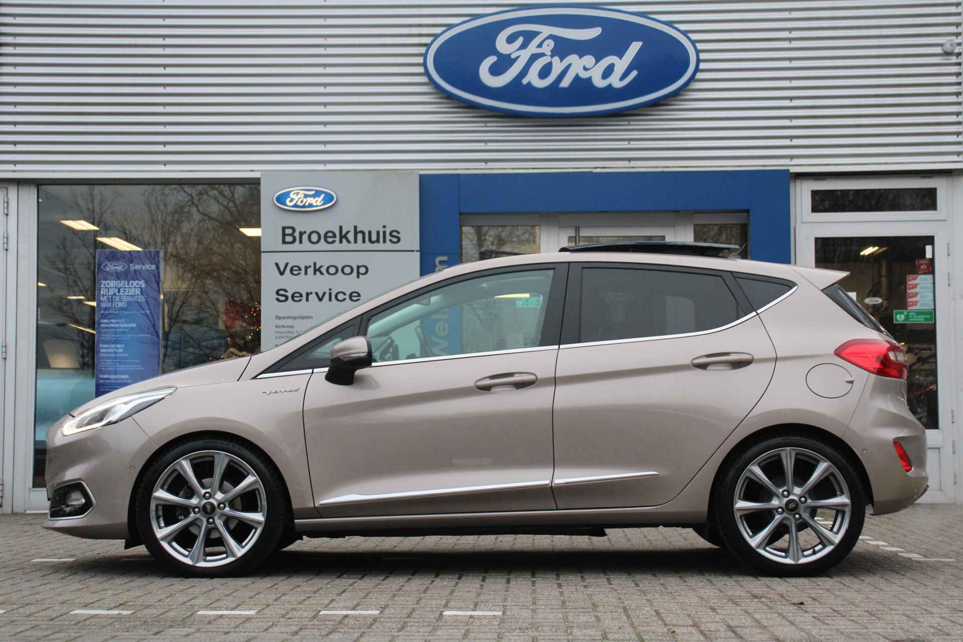 Ford Fiesta 1.0EB VIGNALE AUTOMAAT | 1e EIGENAAR! | LEDER | NL-AUTO! | ADAPTIVE CRUISE | PARK SENS V+A | CAMERA | DEALER ONDERHOUDEN! - 2/36