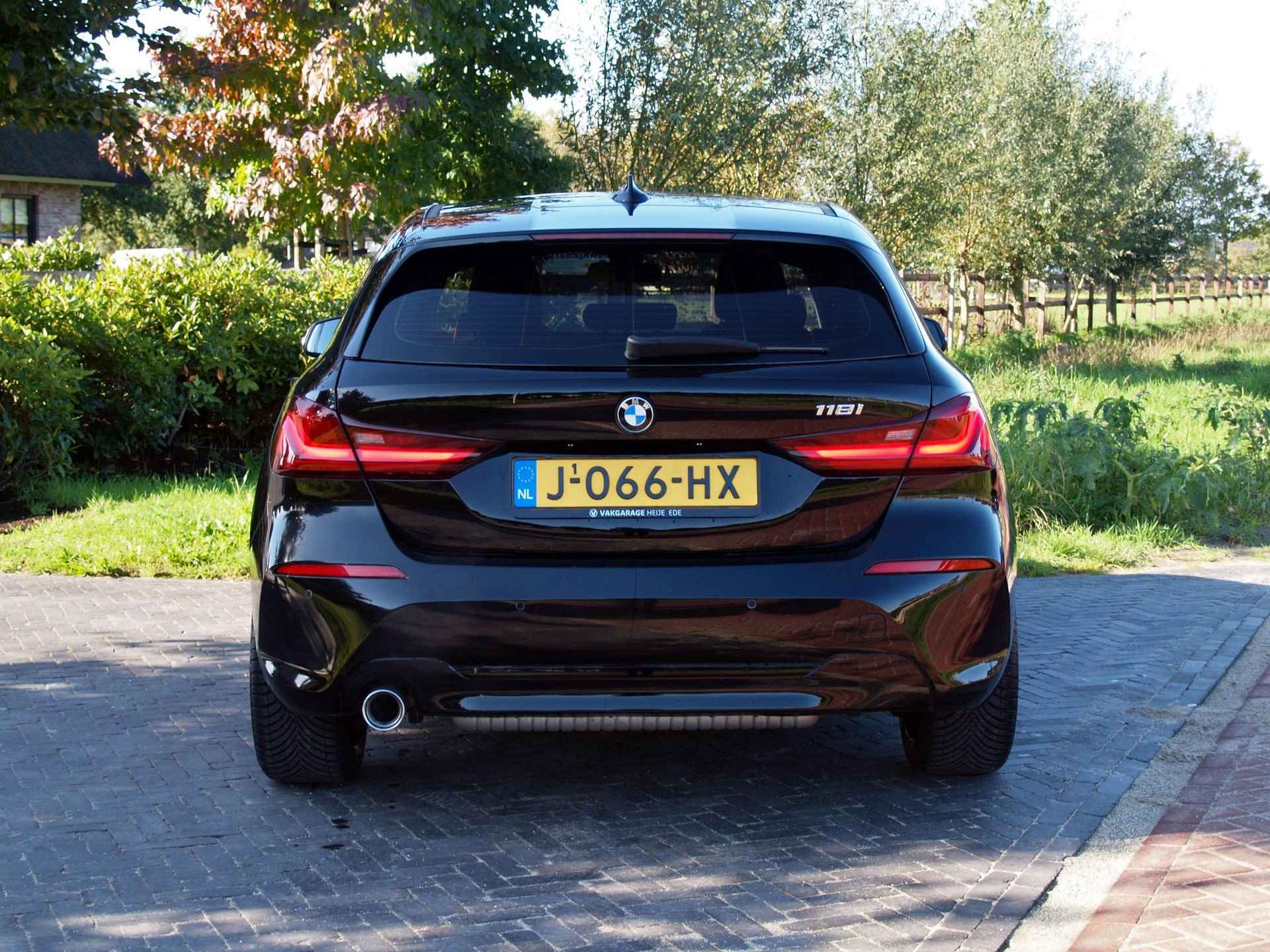 BMW 1-serie 118i Executive Edition | LED Koplampen | 18 Inch | Cruise Control | NL-Auto | - 9/33