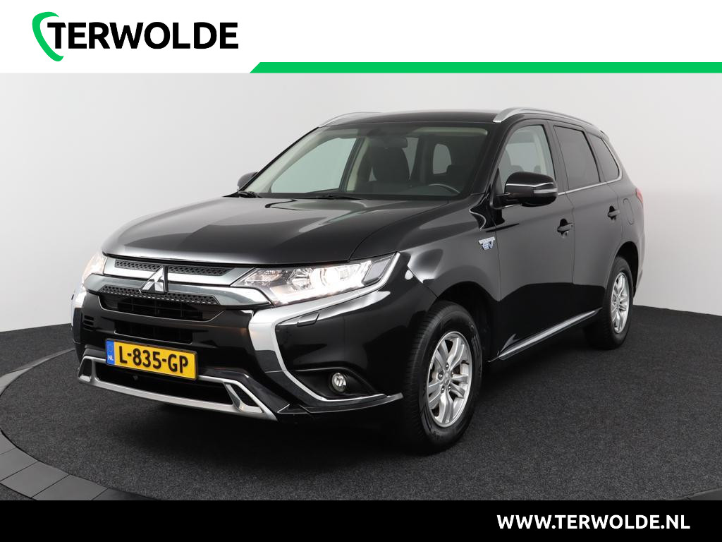 Mitsubishi Outlander 2.4 PHEV Pure | Automaat | Eerste Eigenaar | Camera | Climate Control | Apple Carplay / Android Auto NAVI | 1.500kg trekgewicht