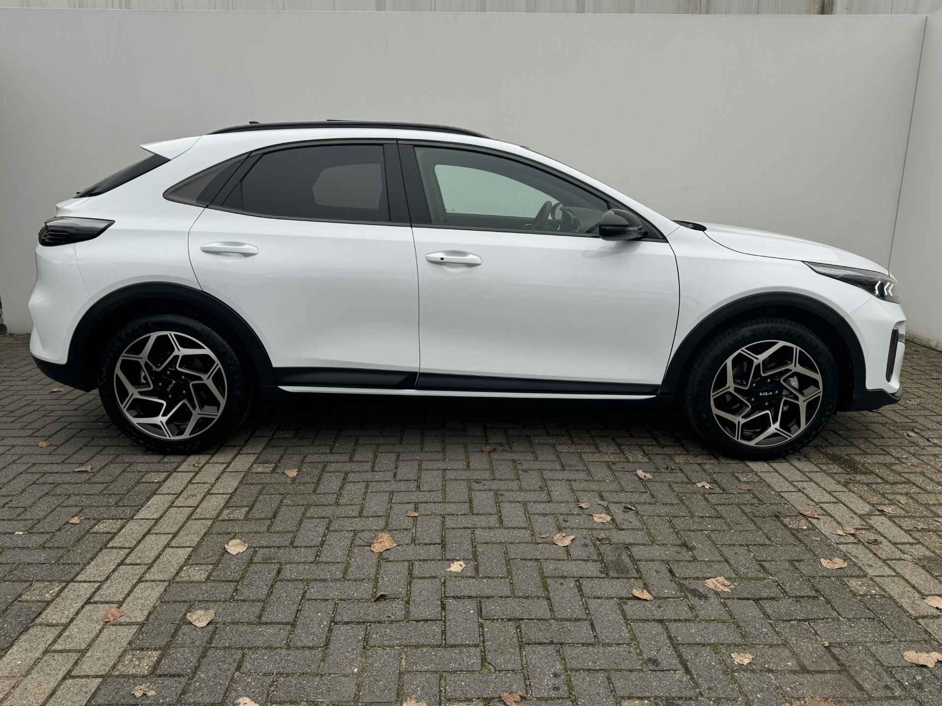 KIA XCEED GT-LINE | NAVI | PANORAMADAK | STOEL-STUURVERWARMING | KEYLESS ENTRY | SNEL LEVERBAAR | | INRUILVOORDEEL € 4500,- VRAAG NAAR DE VOORWAARDEN | NU TE BESTELLEN BIJ KIA DELFT | - 8/25