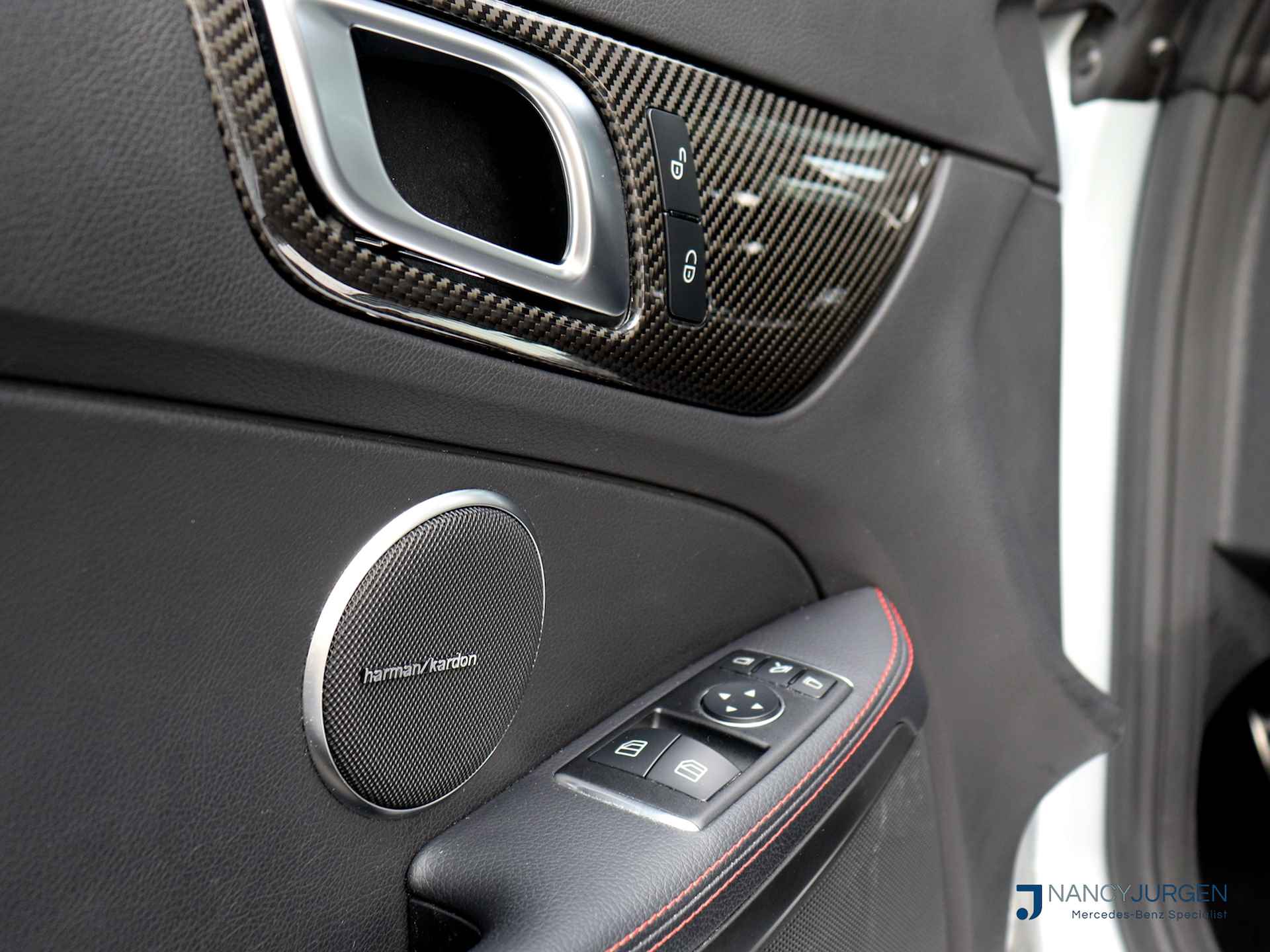 Mercedes-Benz SLC 300 AMG | Red Art Edition | 9-G Automaat | Airscarf | Stoelverwarming | Comand Navi | Pano | Apple Car Play | Modeljaar 2018 | UNIEKE Cabrio !! | Volledig dealeronderhouden!! - 12/48