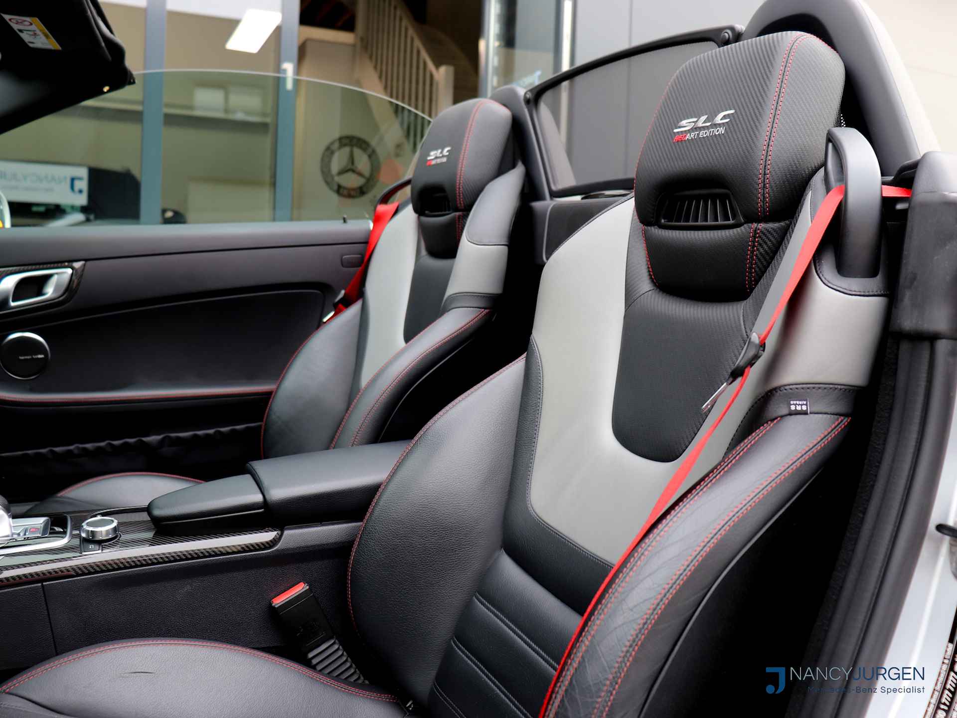 Mercedes-Benz SLC 300 AMG | Red Art Edition | 9-G Automaat | Airscarf | Stoelverwarming | Comand Navi | Pano | Apple Car Play | Modeljaar 2018 | UNIEKE Cabrio !! | Volledig dealeronderhouden!! - 17/48