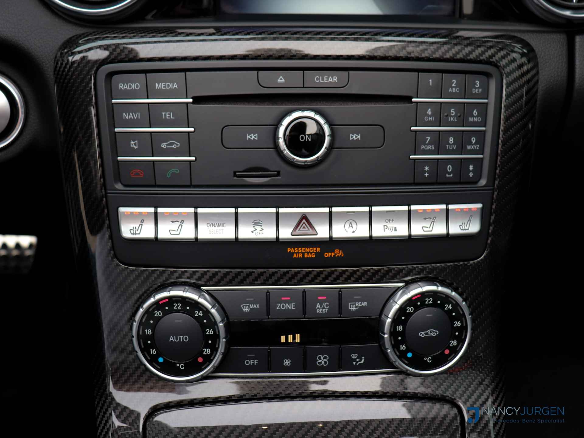 Mercedes-Benz SLC 300 AMG | Red Art Edition | 9-G Automaat | Airscarf | Stoelverwarming | Comand Navi | Pano | Apple Car Play | Modeljaar 2018 | UNIEKE Cabrio !! | Volledig dealeronderhouden!! - 24/48