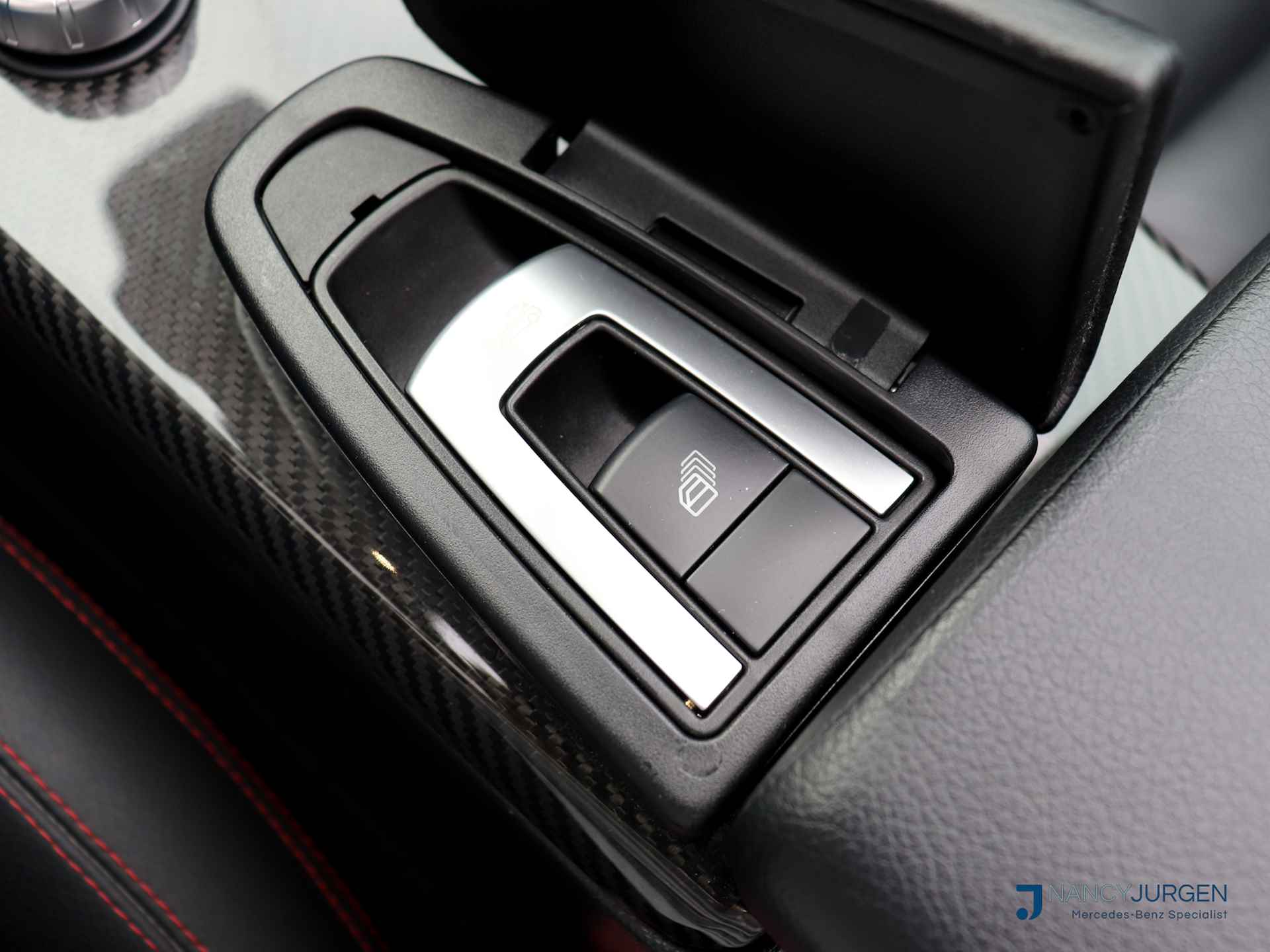 Mercedes-Benz SLC 300 AMG | Red Art Edition | 9-G Automaat | Airscarf | Stoelverwarming | Comand Navi | Pano | Apple Car Play | Modeljaar 2018 | UNIEKE Cabrio !! | Volledig dealeronderhouden!! - 27/48