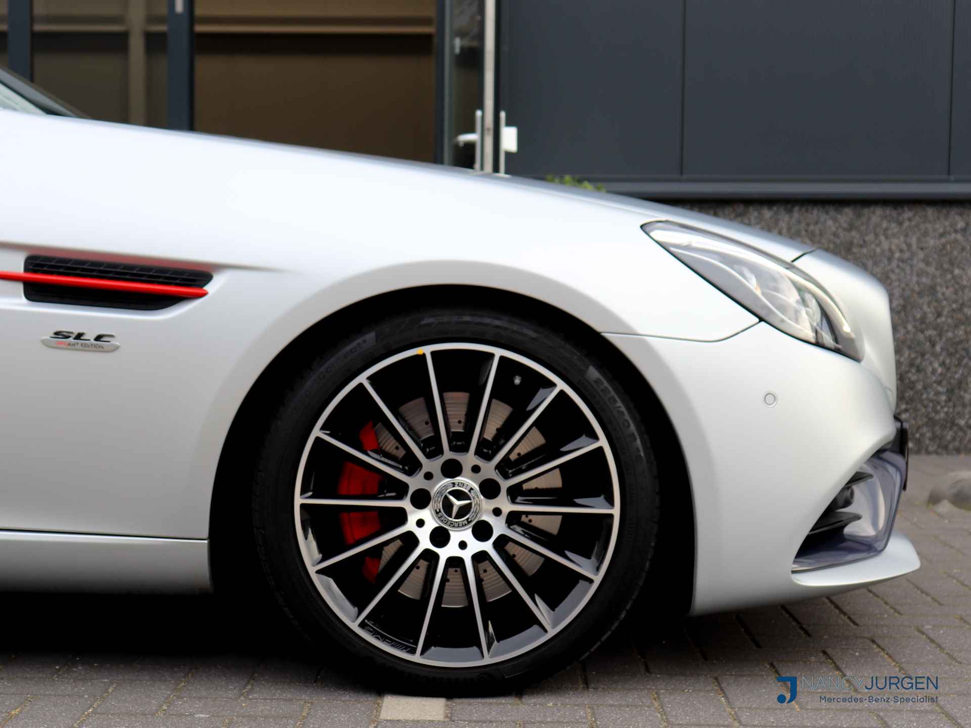 Mercedes-Benz SLC 300 AMG | Red Art Edition | 9-G Automaat | Airscarf | Stoelverwarming | Comand Navi | Pano | Apple Car Play | Modeljaar 2018 | UNIEKE Cabrio !! | Volledig dealeronderhouden!! - 38/48