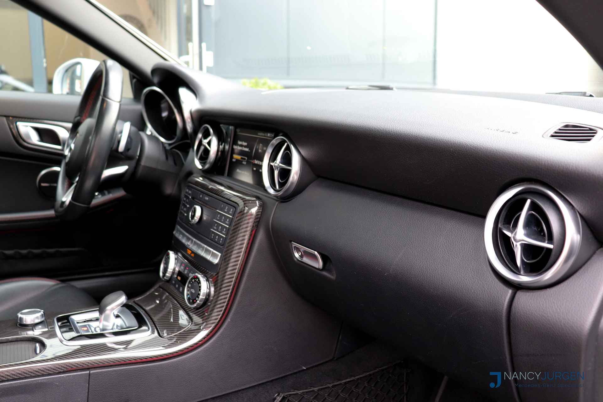 Mercedes-Benz SLC 300 AMG | Red Art Edition | 9-G Automaat | Airscarf | Stoelverwarming | Comand Navi | Pano | Apple Car Play | Modeljaar 2018 | UNIEKE Cabrio !! | Volledig dealeronderhouden!! - 41/48