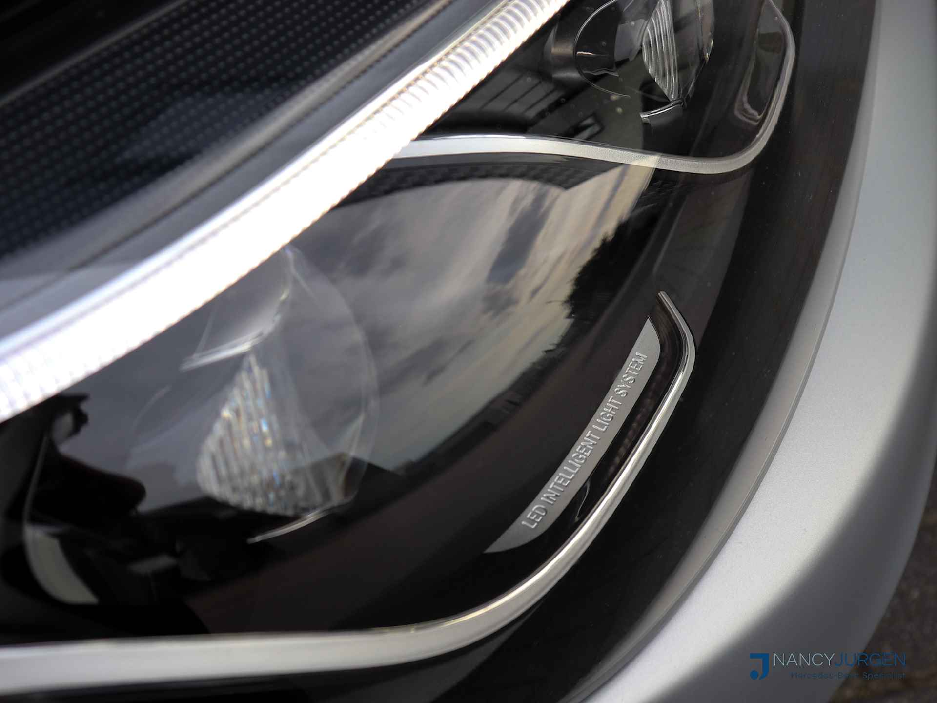 Mercedes-Benz SLC 300 AMG | Red Art Edition | 9-G Automaat | Airscarf | Stoelverwarming | Comand Navi | Pano | Apple Car Play | Modeljaar 2018 | UNIEKE Cabrio !! | Volledig dealeronderhouden!! - 46/48