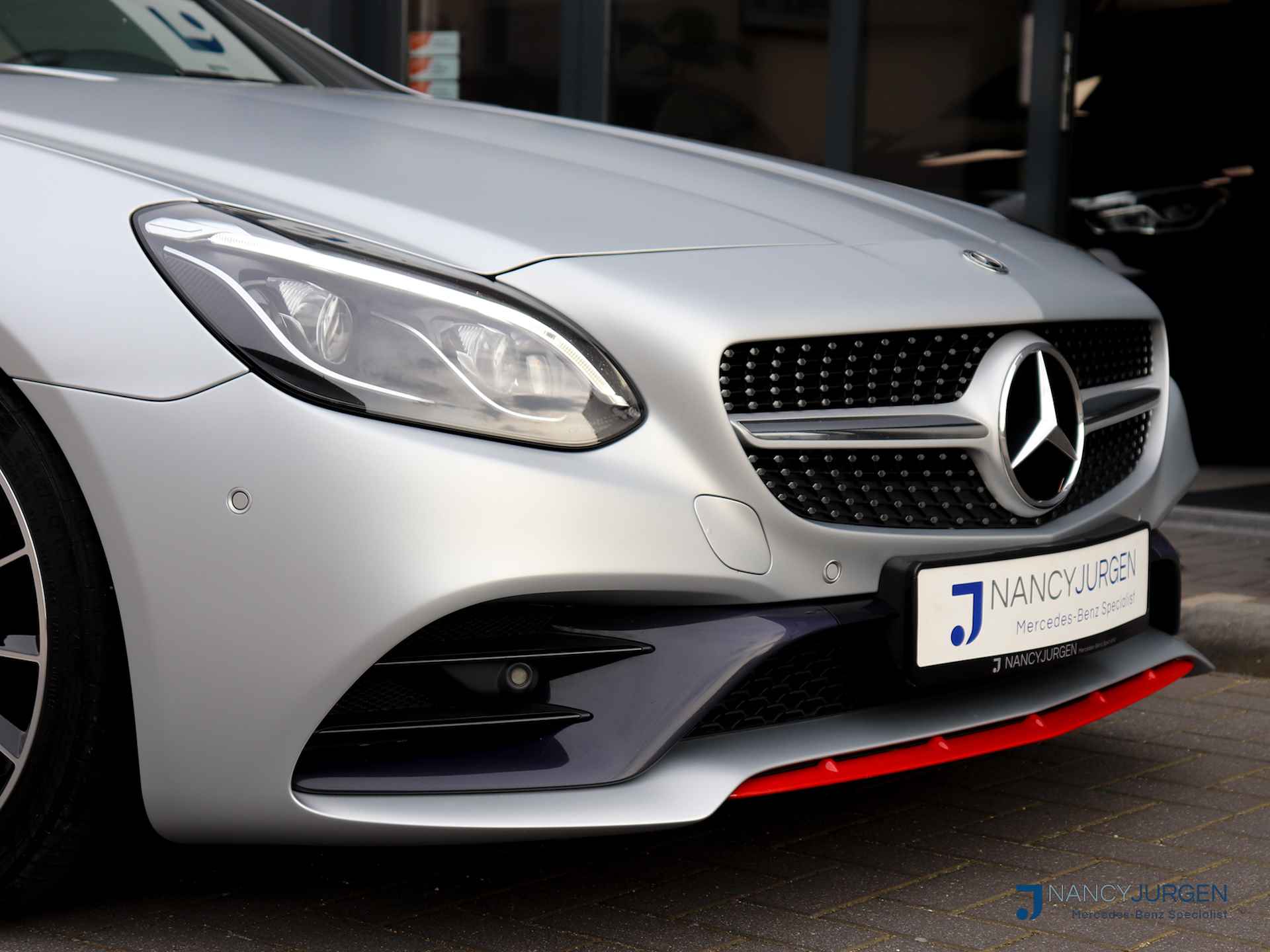 Mercedes-Benz SLC 300 AMG | Red Art Edition | 9-G Automaat | Airscarf | Stoelverwarming | Comand Navi | Pano | Apple Car Play | Modeljaar 2018 | UNIEKE Cabrio !! | Volledig dealeronderhouden!! - 47/48