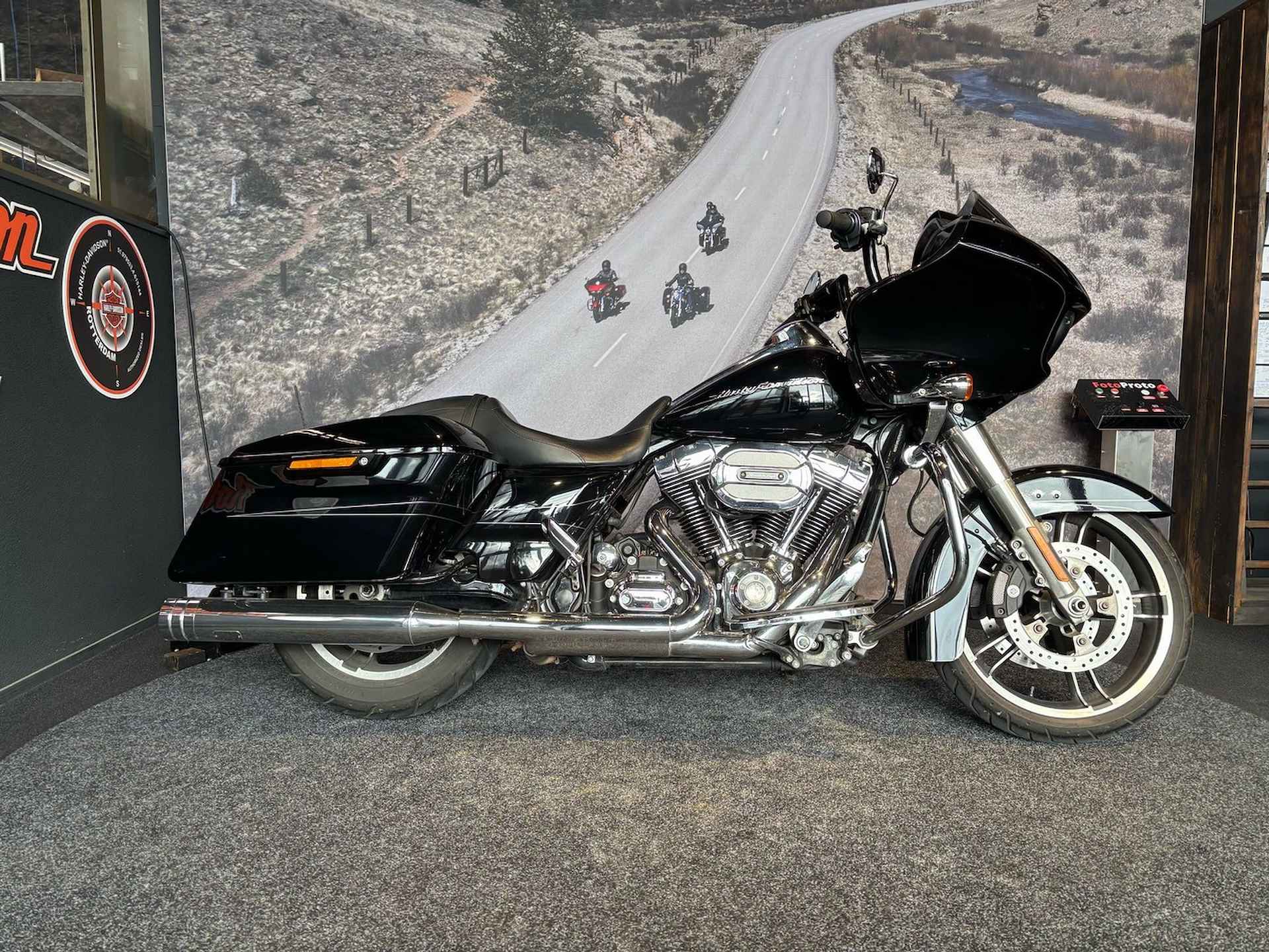 Harley-Davidson FLTRXS ROAD GLIDE SPECIAL - 1/9