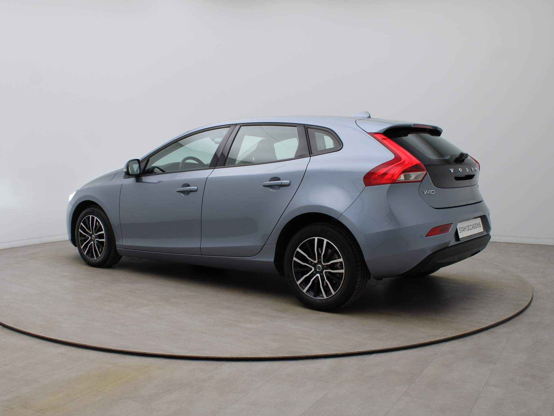 Volvo V40 123pk 1.5 T2 Nordic+ AUTOMAAT Airco | Navi | Parksens. achter | Stoelverwarming - 2/37