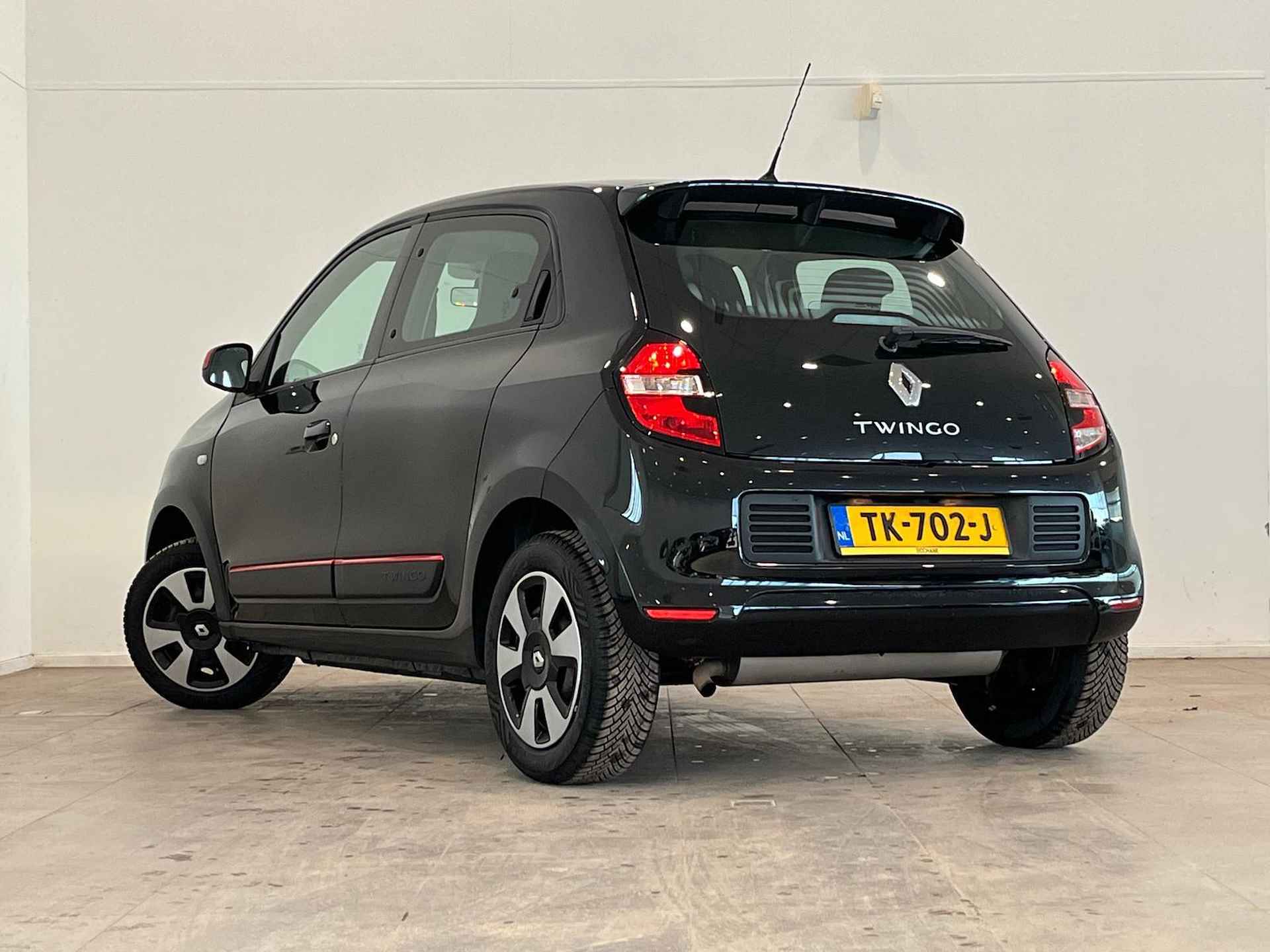 Renault Twingo 1.0 SCe 70 Collection | Airco | Radio-USB | Bluetooth | All season banden | 1e eigenaar + dealer onderhouden! - 3/28