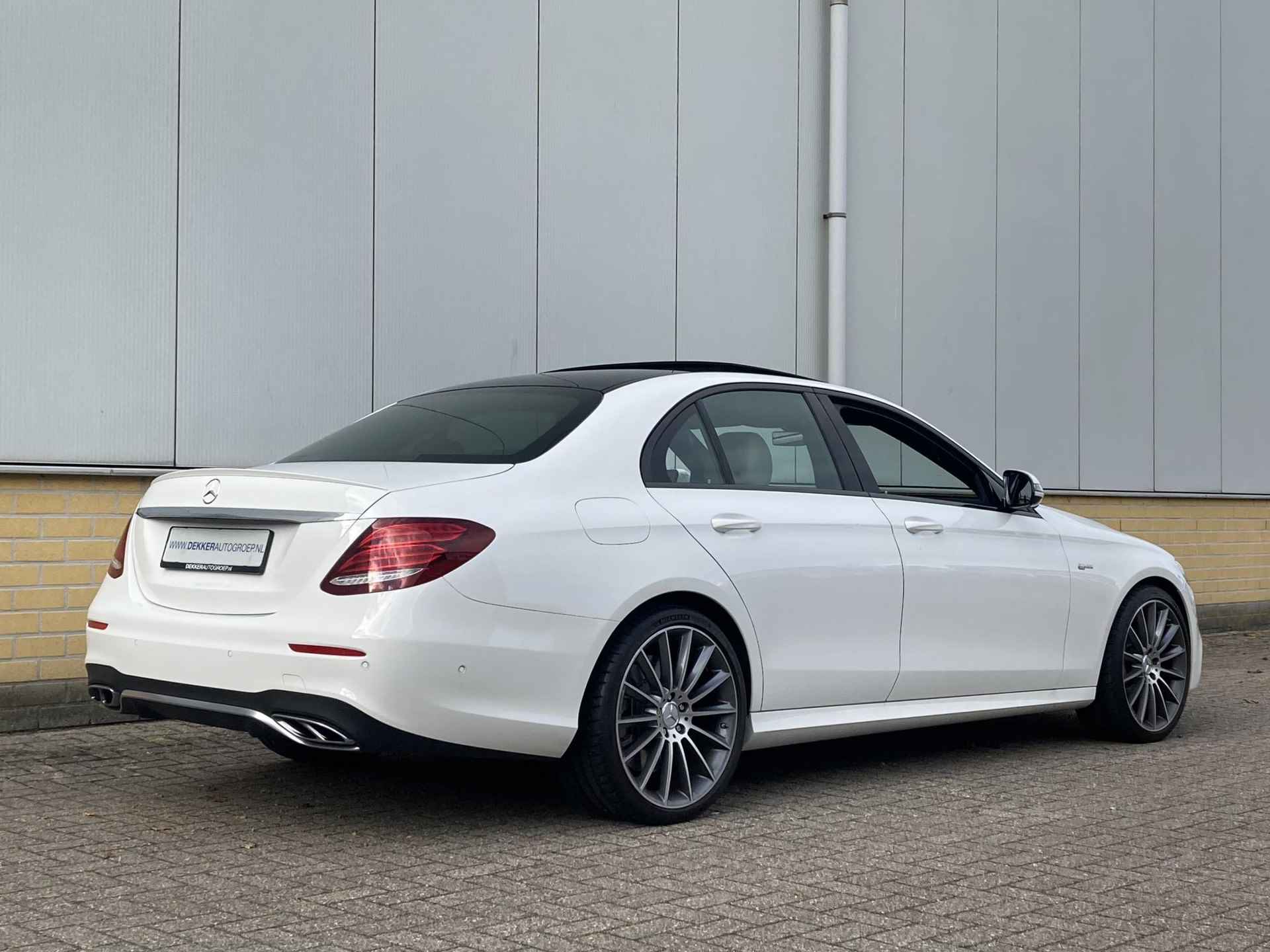 Mercedes-Benz E-klasse AMG 43 4Matic V6 Biturbo 401pk panoramadak - 32/33