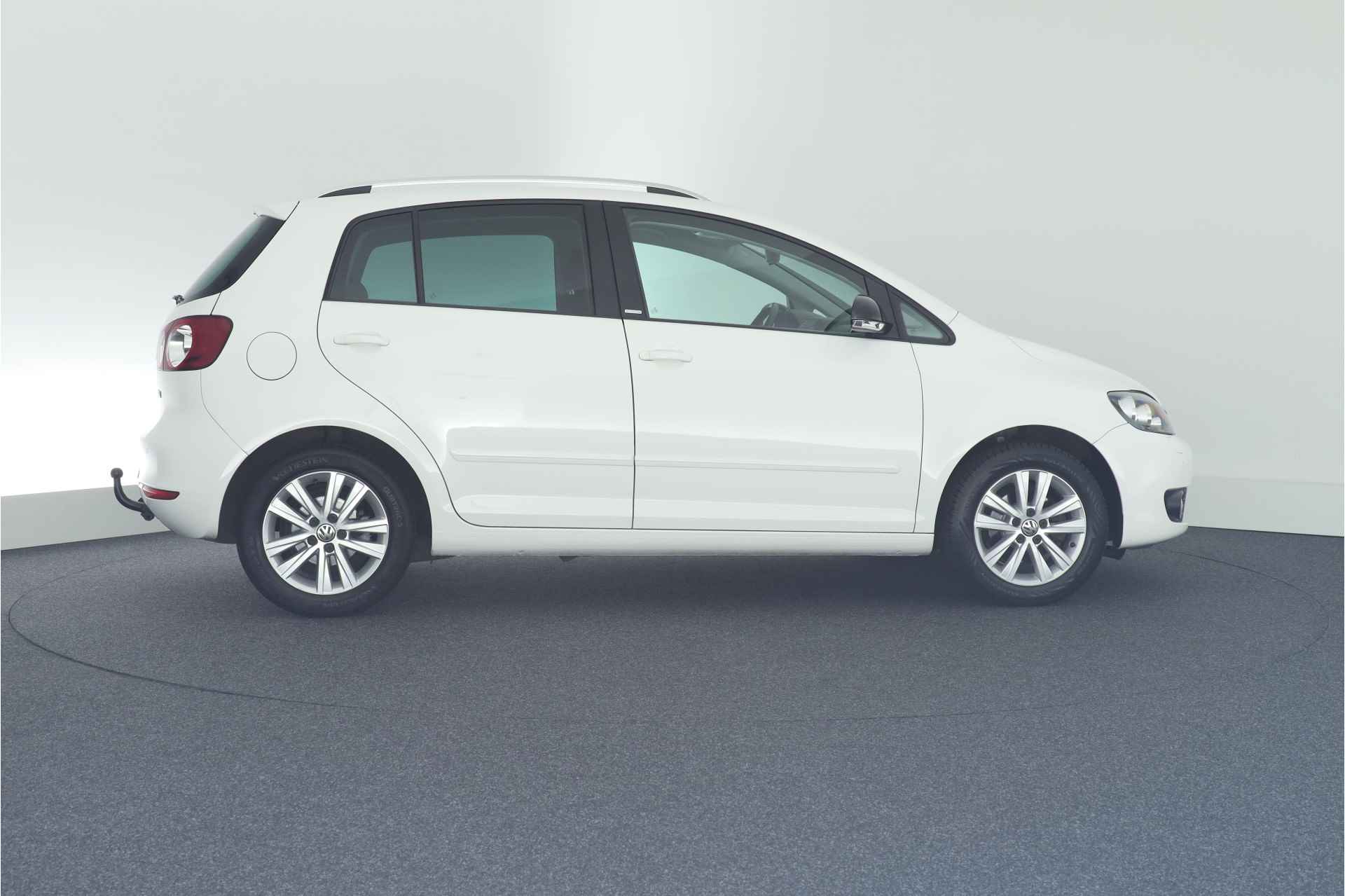 Volkswagen Golf Plus 1.2 TSI 86pk Style Trekhaak Parkeersensoren Stoelverwarming Cruise - 9/37