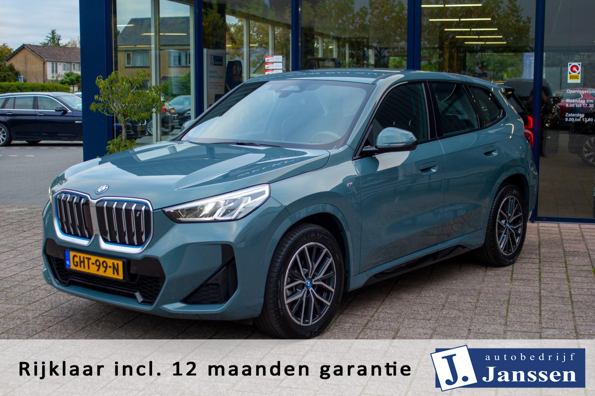 BMW IX1 XDrive30 67 kWh M-Sport | Prijs rijklaar incl. 12 mnd garantie | Camera Navi Pakeerhulp