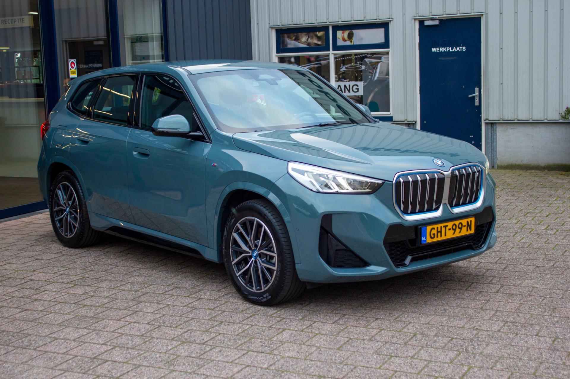 BMW IX1 XDrive30 67 kWh M-Sport | Prijs rijklaar incl. 12 mnd garantie | Camera Navi Pakeerhulp - 8/53