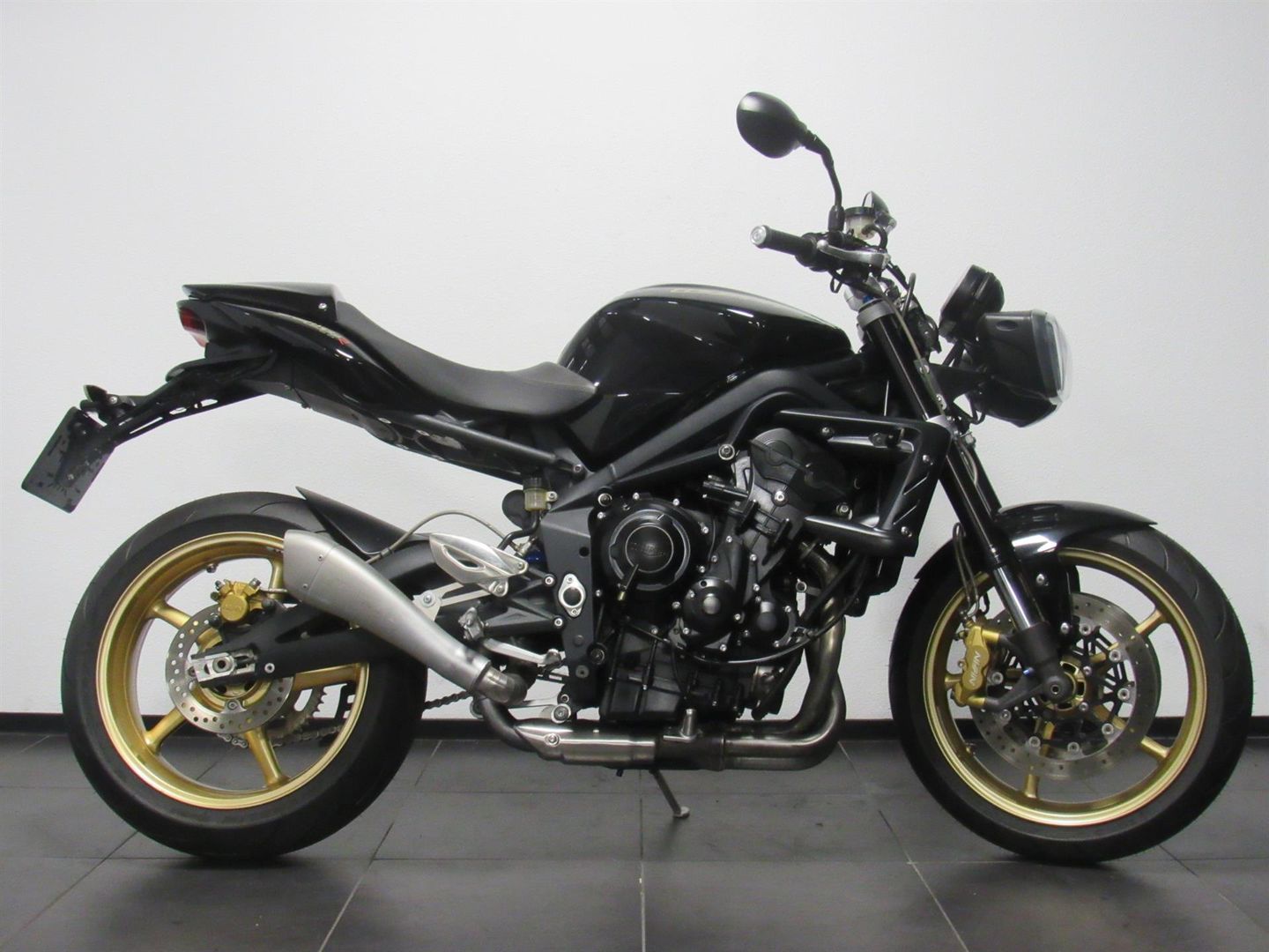 Triumph STREET TRIPLE R - 2012