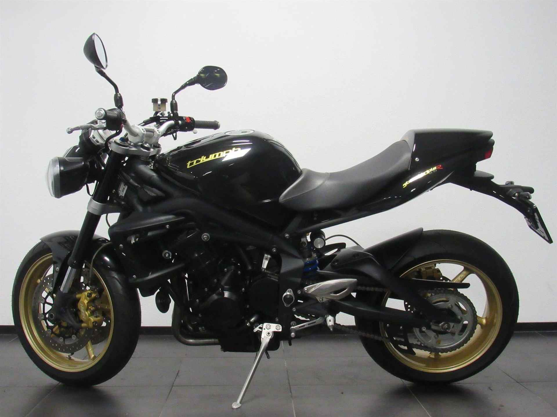 Triumph STREET TRIPLE R - 2012 - 4/13