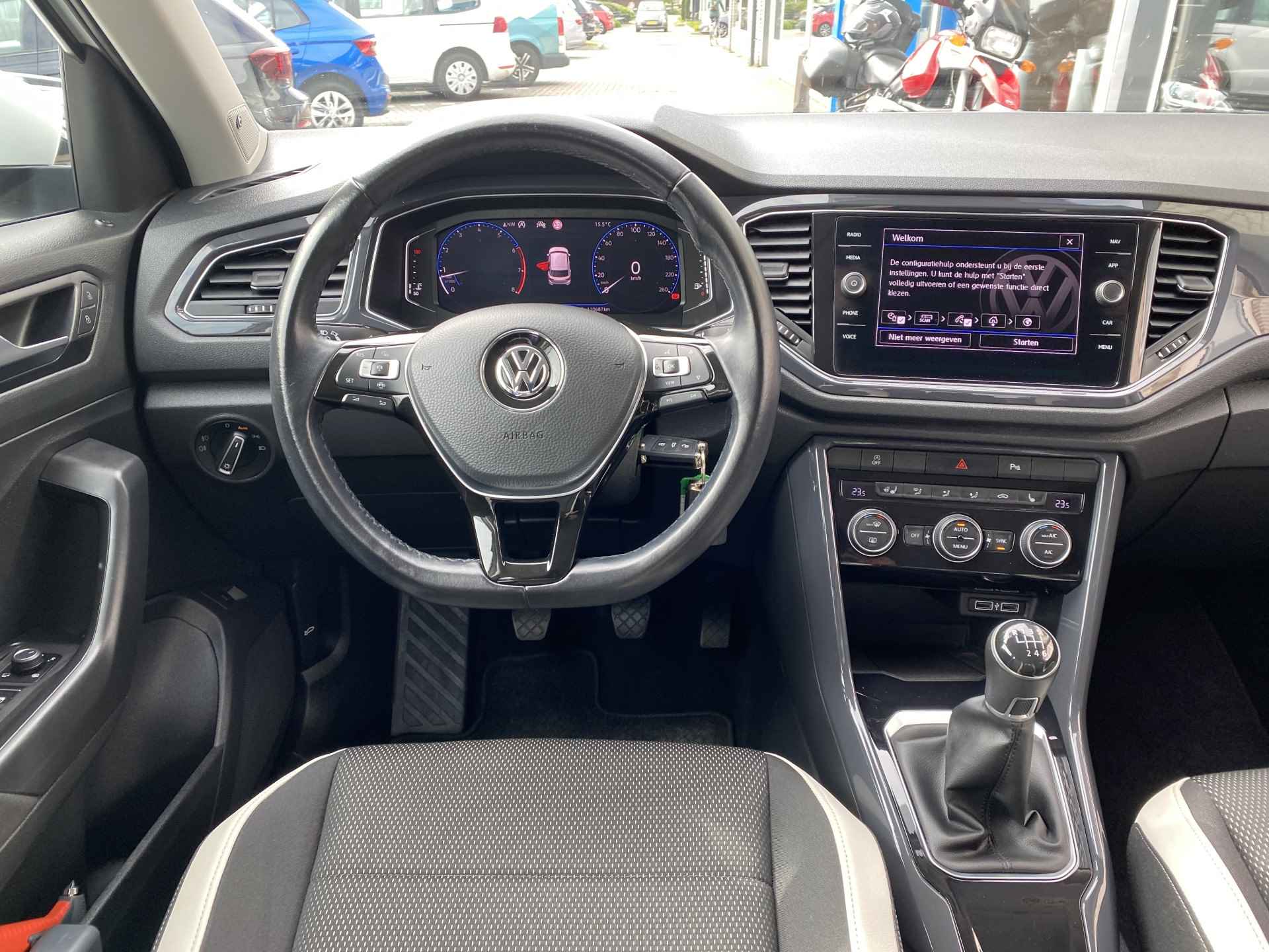 Volkswagen T-Roc 1.5 TSI Sport / DIGITAAL DASHBOARD / BEATS AUDIO / NAVIGATIE / ADAPTIEVE CRUISE CONTROL / APP-CONNECT / - 10/43