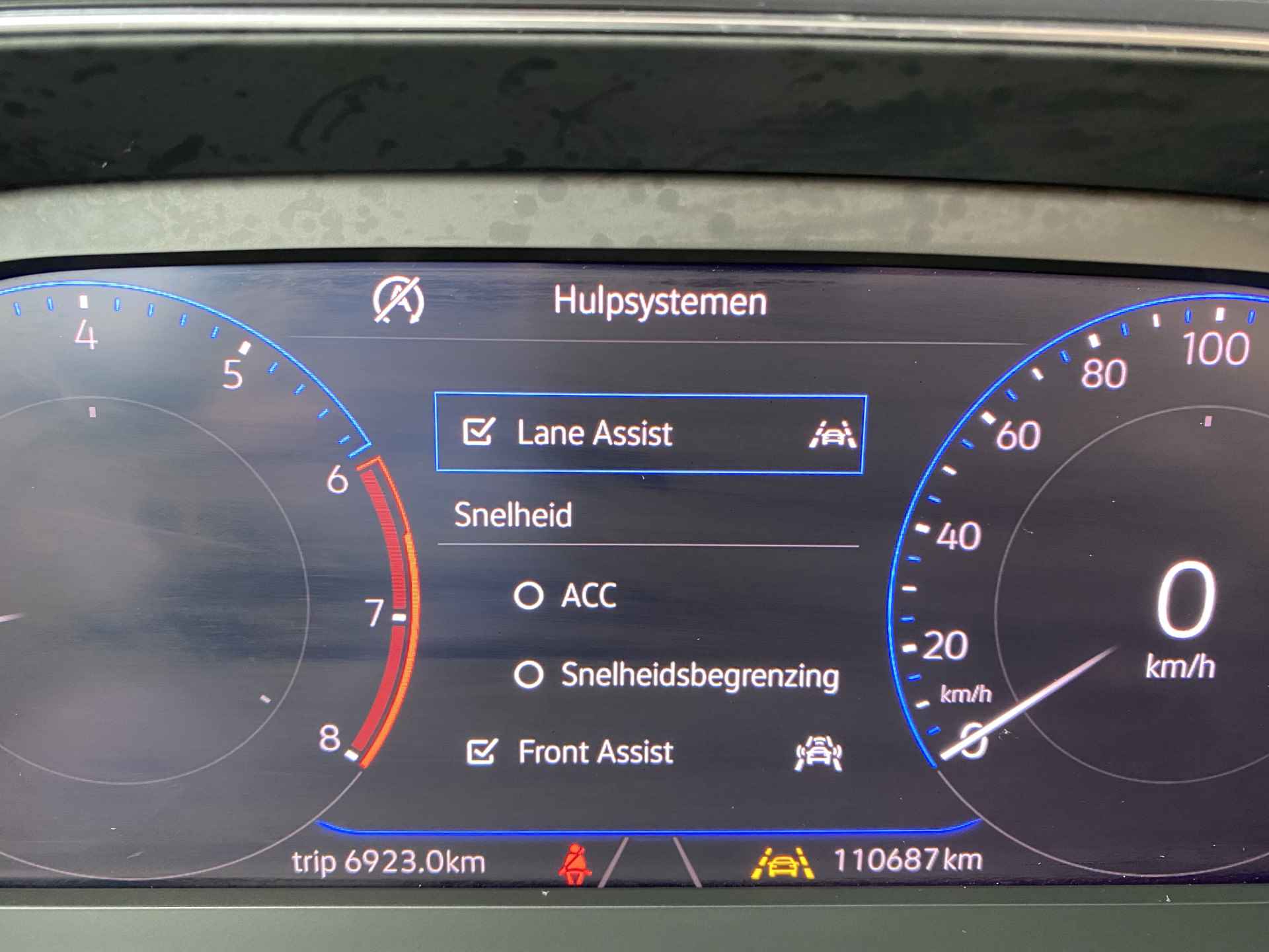Volkswagen T-Roc 1.5 TSI Sport / DIGITAAL DASHBOARD / BEATS AUDIO / NAVIGATIE / ADAPTIEVE CRUISE CONTROL / APP-CONNECT / - 18/43
