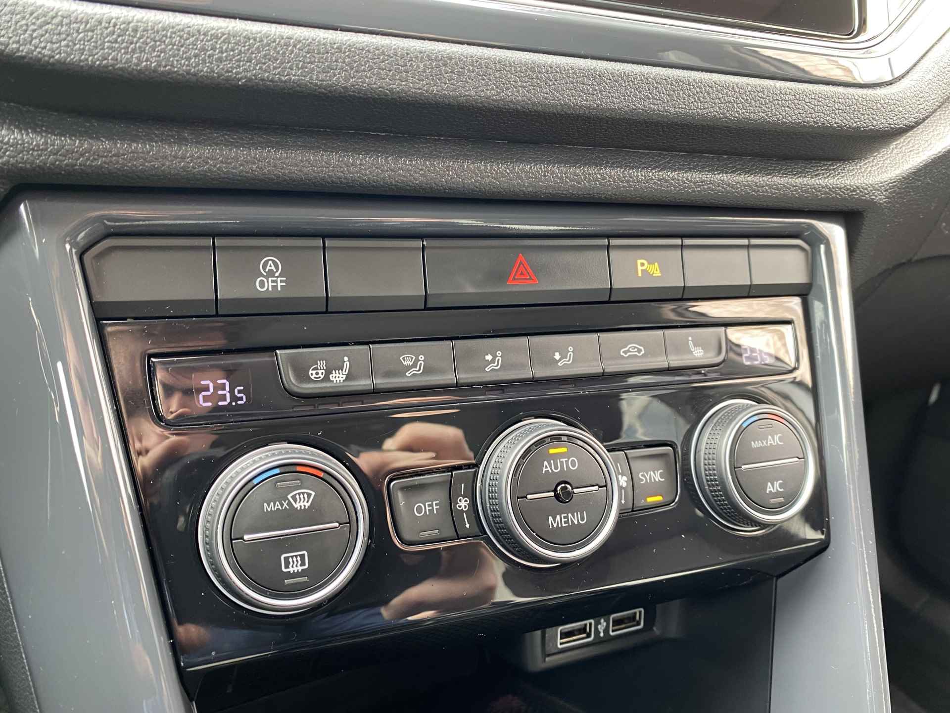 Volkswagen T-Roc 1.5 TSI Sport / DIGITAAL DASHBOARD / BEATS AUDIO / NAVIGATIE / ADAPTIEVE CRUISE CONTROL / APP-CONNECT / - 26/43