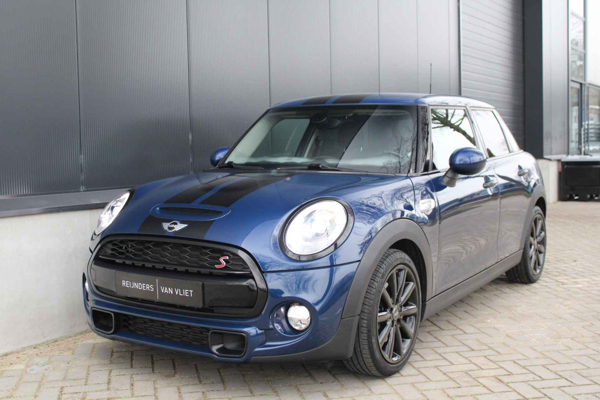 Mini Cooper S 2.0 Chili Serious Business | Unieke KM Stand! | Black Pack | Volledige historie | Stoelverw. | PDC A | - 3/21