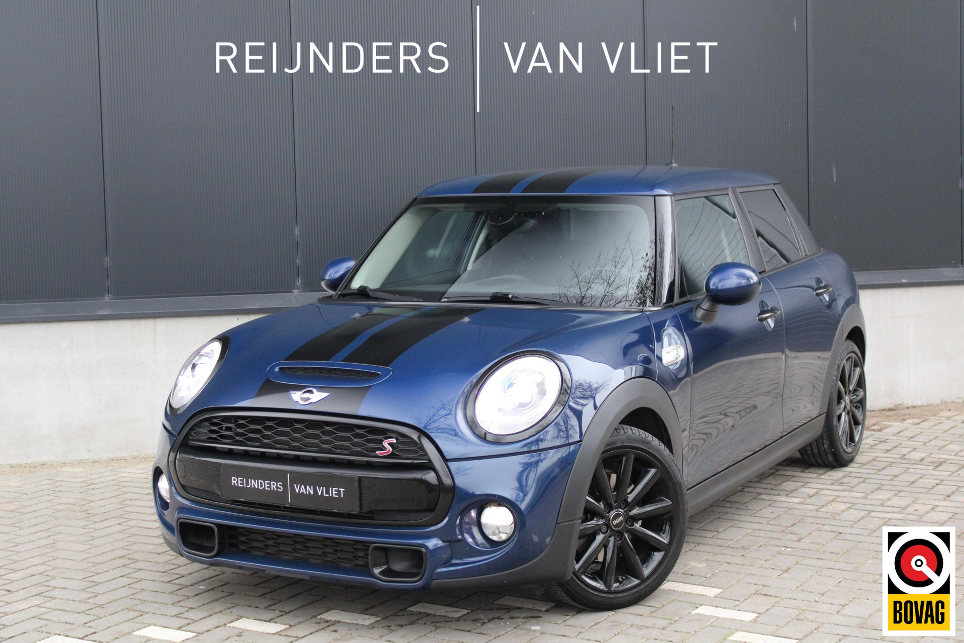 Mini Cooper S 2.0 Chili Serious Business | Unieke KM Stand! | Black Pack | Volledige historie | Stoelverw. | PDC A |