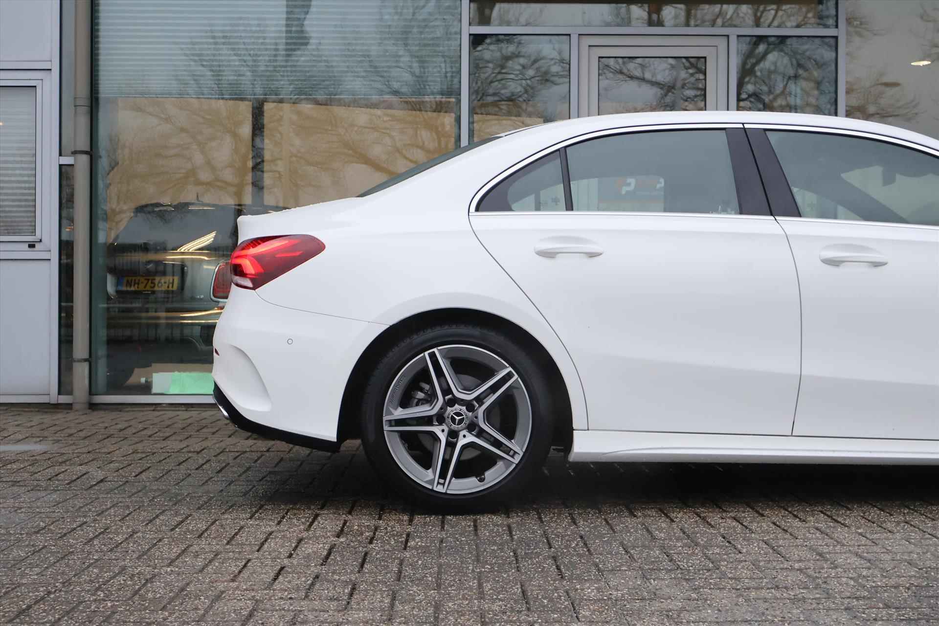 Mercedes A-Klasse Limousine A 200 AMG-Line 163pk 7G-DCT | Camera | LED | Navi | Carplay | Stoelverwarming - 11/40