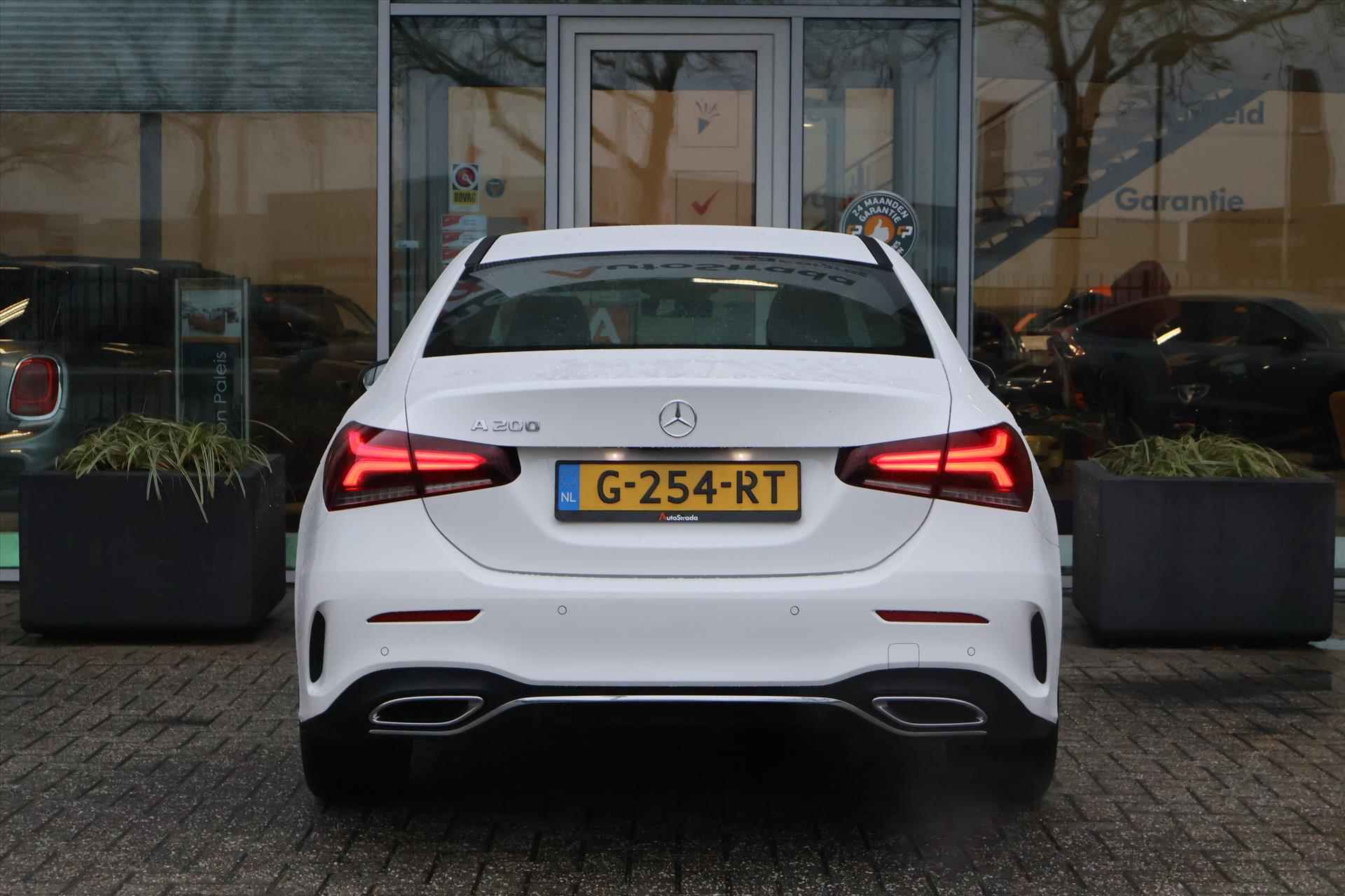 Mercedes A-Klasse Limousine A 200 AMG-Line 163pk 7G-DCT | Camera | LED | Navi | Carplay | Stoelverwarming - 14/40