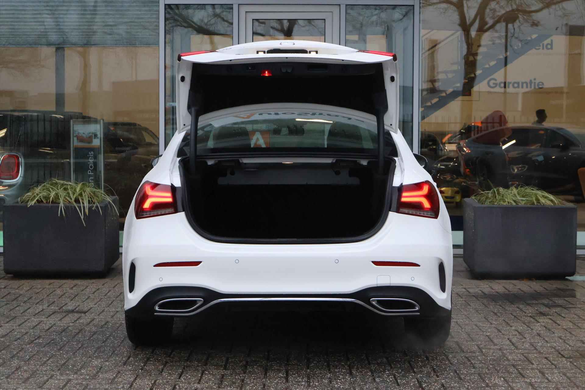 Mercedes A-Klasse Limousine A 200 AMG-Line 163pk 7G-DCT | Camera | LED | Navi | Carplay | Stoelverwarming - 15/40