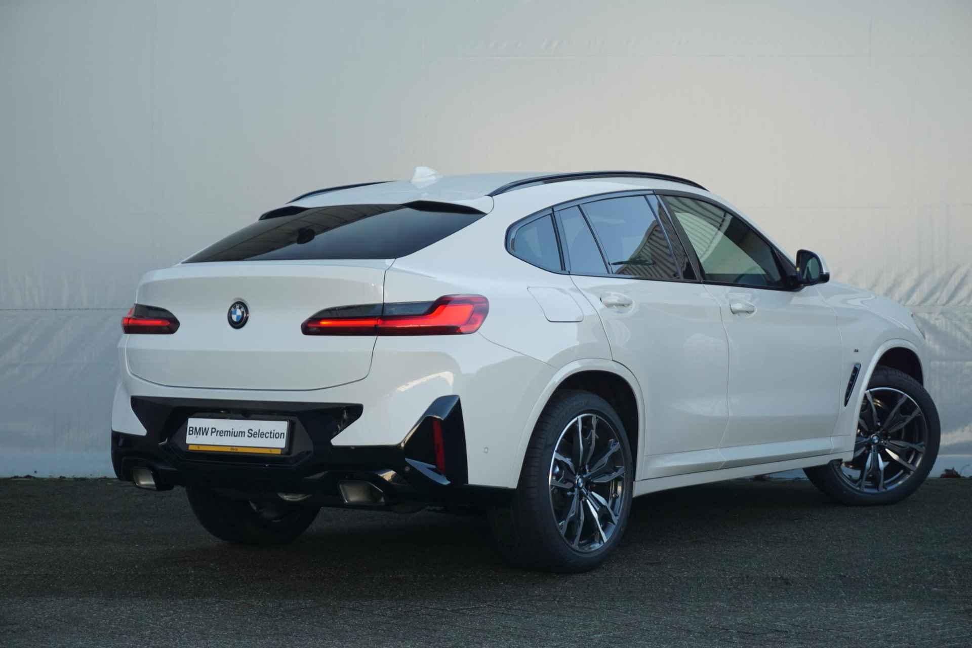 BMW X4 xDrive20i High Executive M Sport / Trekhaak  / Head-Up / Comfort Acces - 2/33