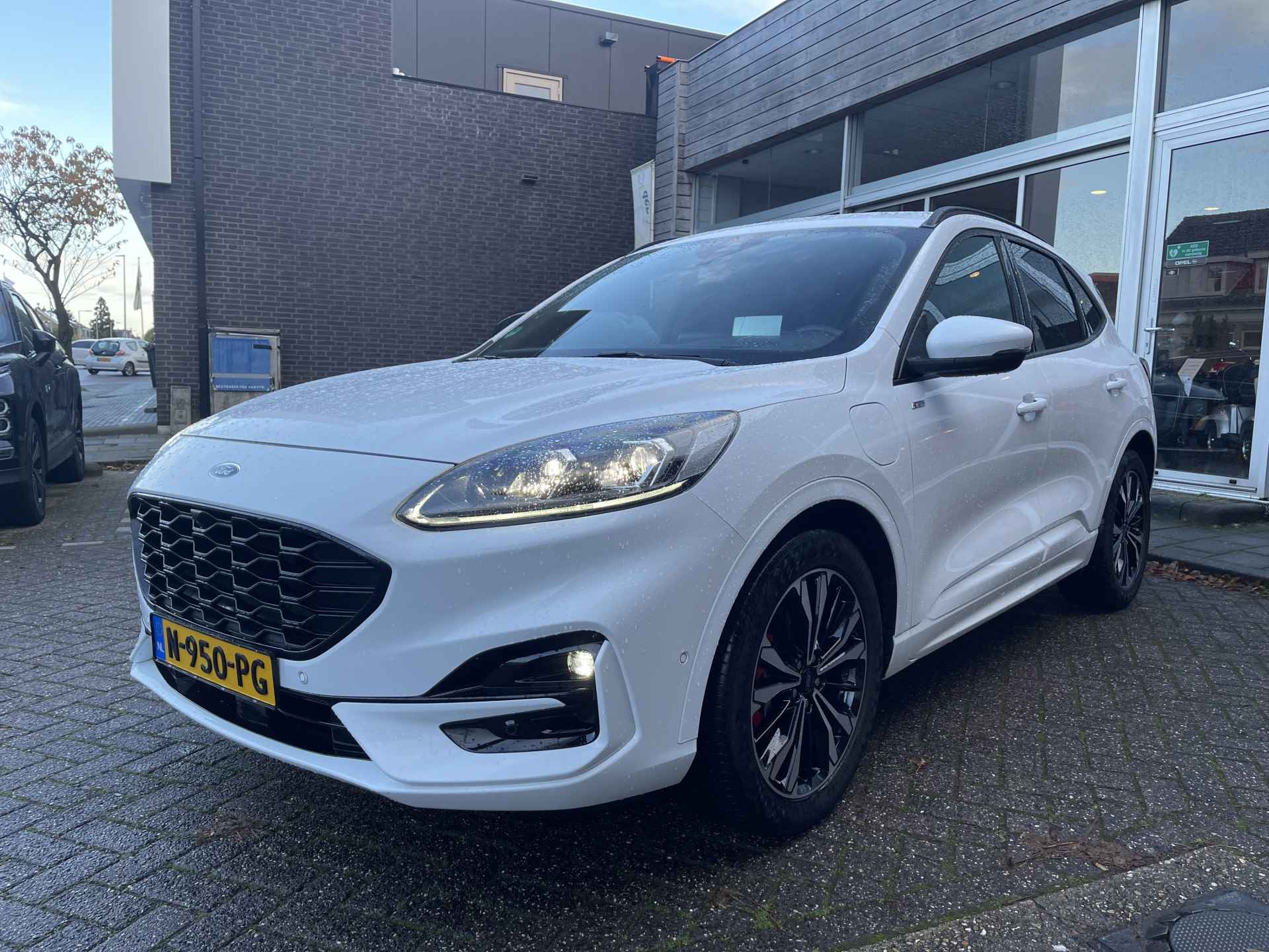 Ford Kuga 2.5 PHEV ST-Line X Stoel en stuurverwarming/Trekhaak. - 3/61