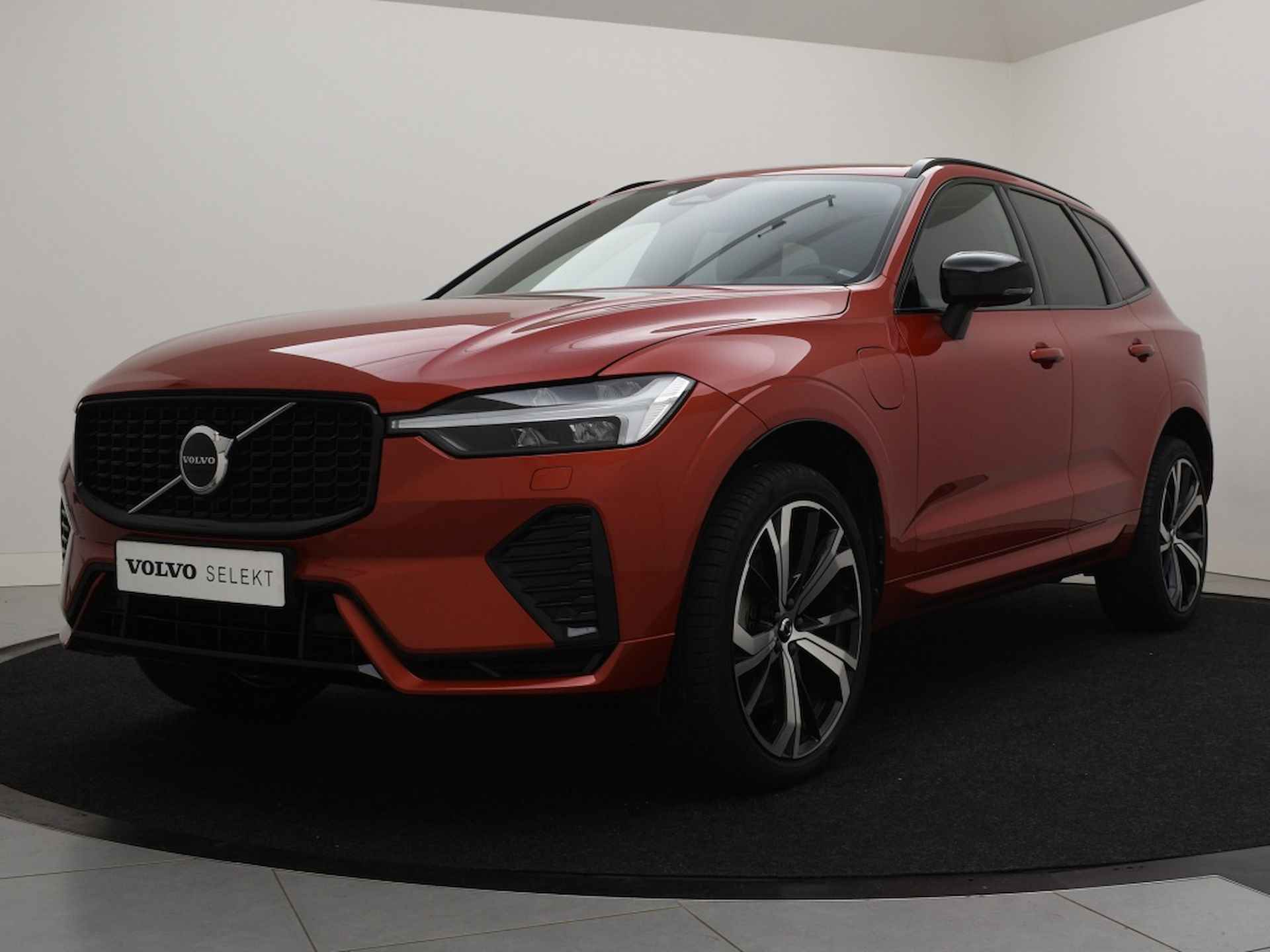 Volvo XC60 T8 PLUG-IN HYBRID R-DESIGN LUCHTVERING SCHUIFDAK BOWERS&WILKINS - 2/45