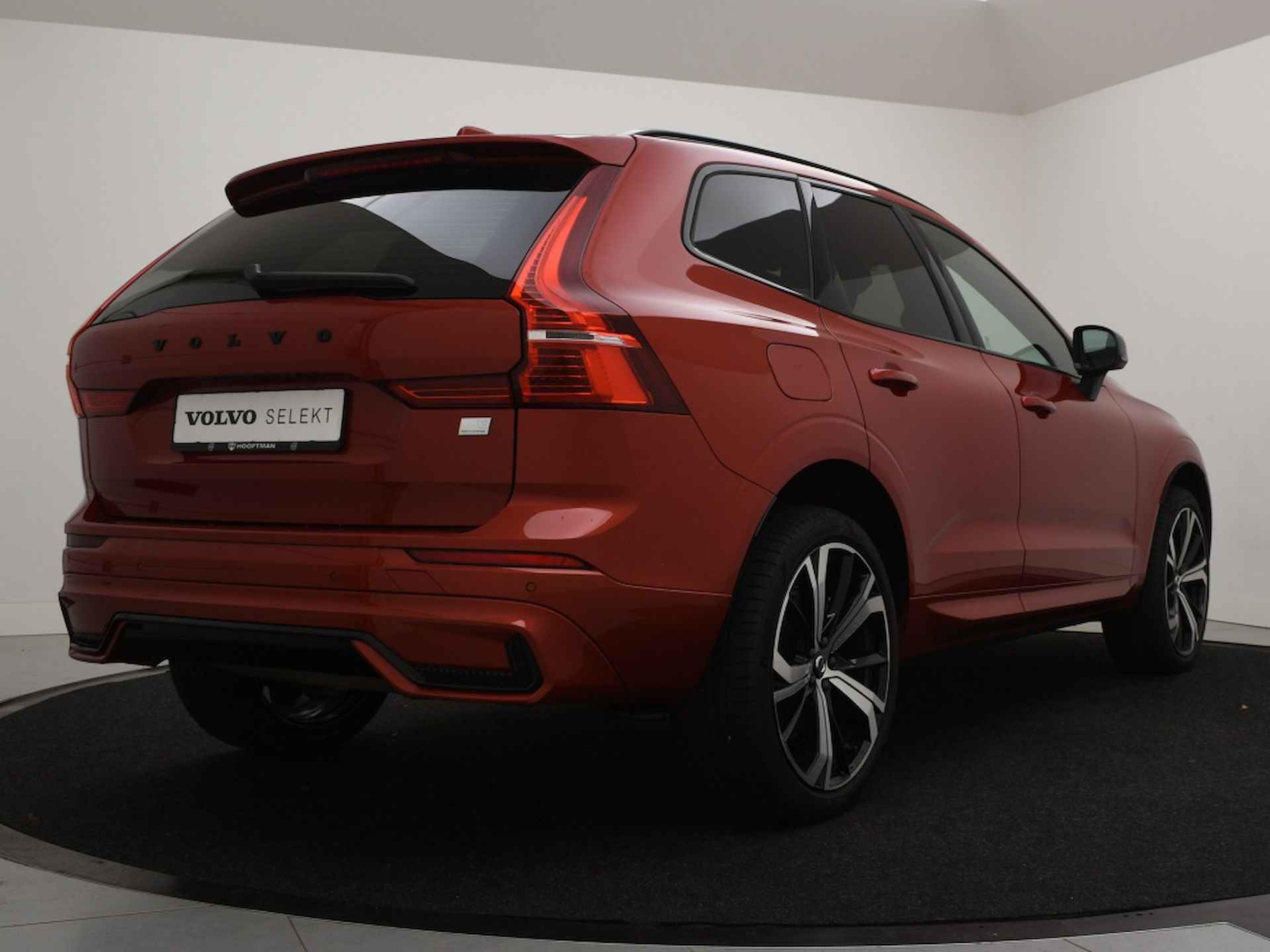 Volvo XC60 T8 PLUG-IN HYBRID R-DESIGN LUCHTVERING SCHUIFDAK BOWERS&WILKINS - 4/45