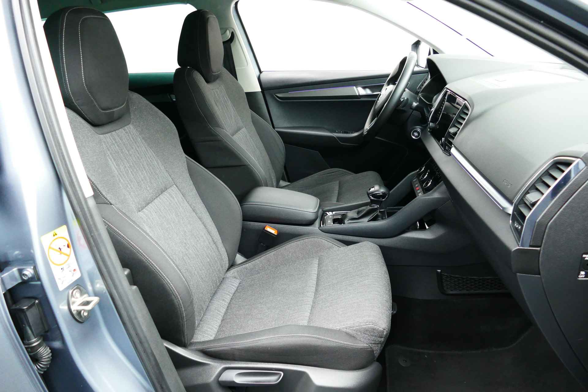 Škoda Karoq 1.5 150pk TSI ACT Style Business. Carplay/Android, Adaptief Cruise, Led Koplampen, 18"LMV, Stoelverw - 4/40