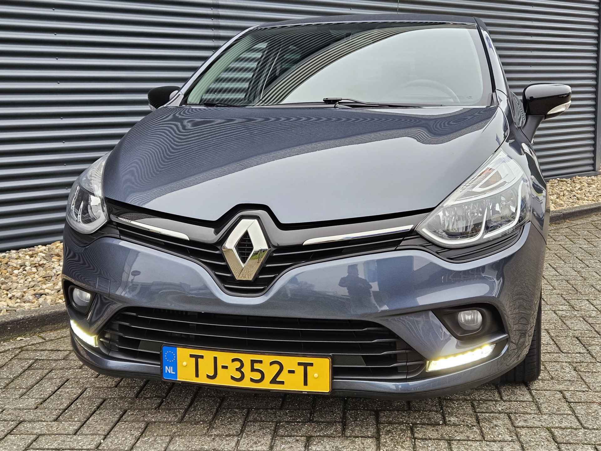 Renault Clio 0.9 TCe Limited | Navigatie | Bluetooth | Cruise Control | Parkeersensoren | Lichtmetalen Velgen | Middenarmsteun Voor | Nette Auto !! - 13/39