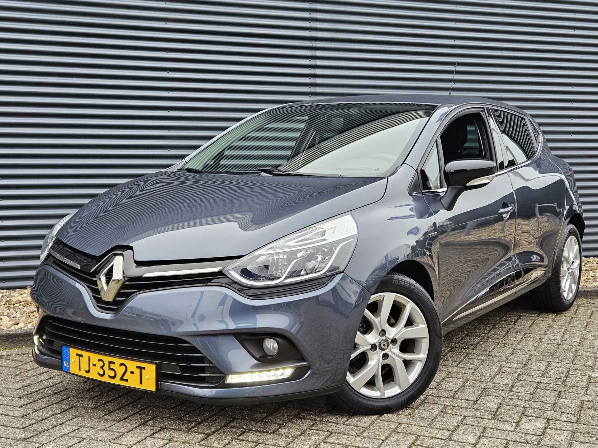 Renault Clio 0.9 TCe Limited | Navigatie | Bluetooth | Cruise Control | Parkeersensoren | Lichtmetalen Velgen | Middenarmsteun Voor | Nette Auto !! - 39/39