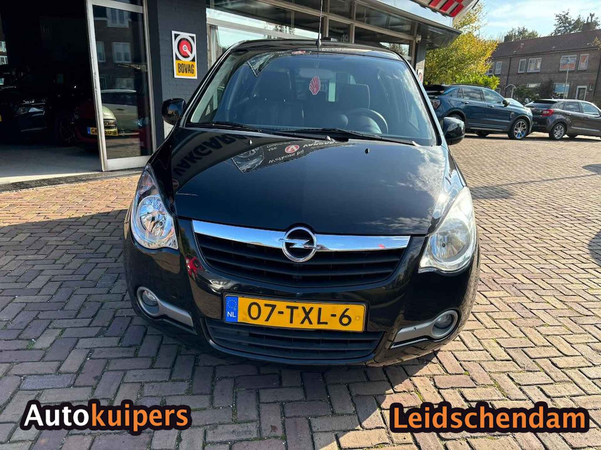 Opel Agila 1.0 Edition - 2/11