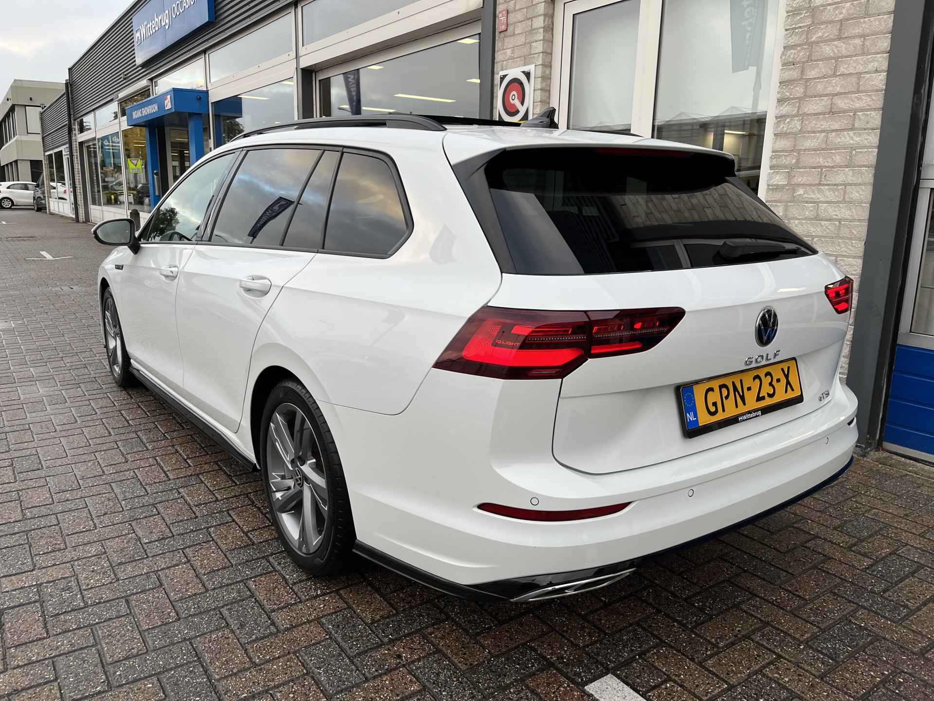 Volkswagen GOLF Variant 1.5 eTSI 2x R-Line / AUTOMAAT/ PANO/ CAMERA/ PARK. SENSOREN/ LED/ STOEL EN STUUR VERWARM./ ADAPT. CRUISE/ APP CONNECT/ NAVI/ CLIMA/ DAB/ 17" LMV/ - 6/49