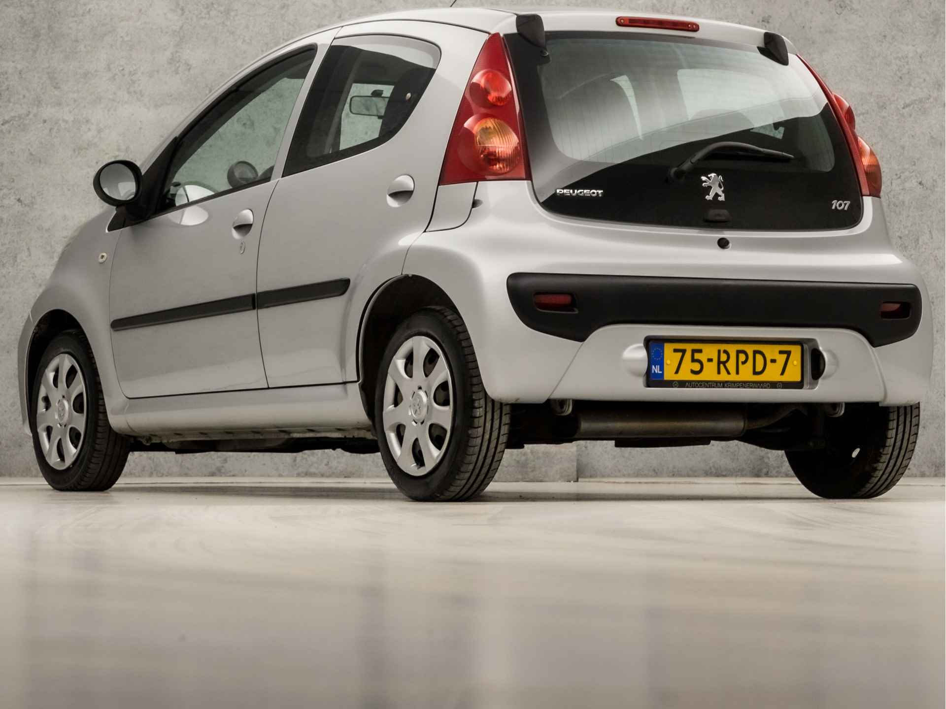 Peugeot 107 1.0-12V Sport (5 DEURS, NAP, RADIO, TOERENTELLER, AIRCO, SPORTSTOELEN, ELEK PAKKET, NIEUWE APK, NIEUWSTAAT) - 3/28